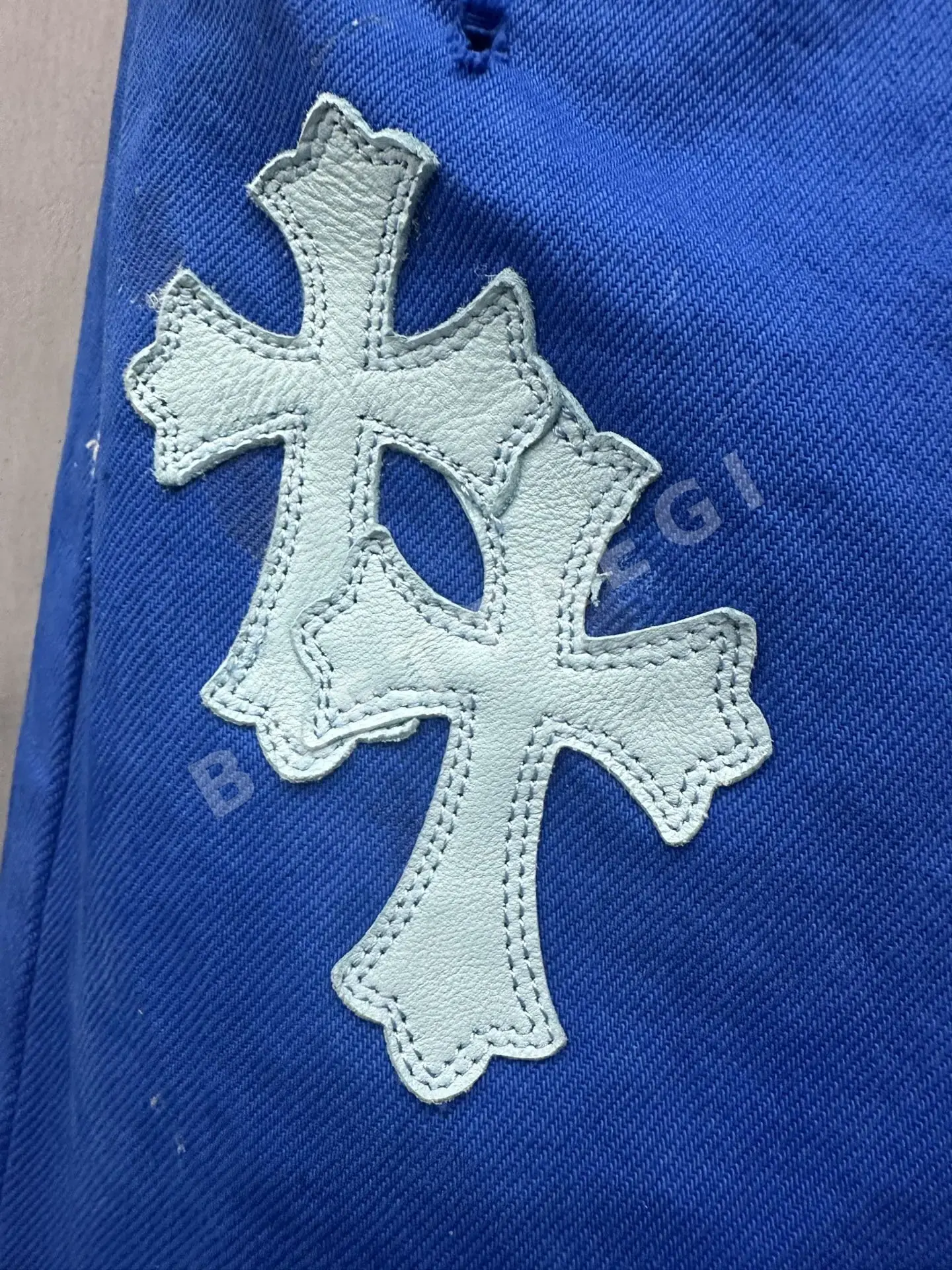 크롬하츠 남성 빈티지 염색 바지 상세 이미지 4