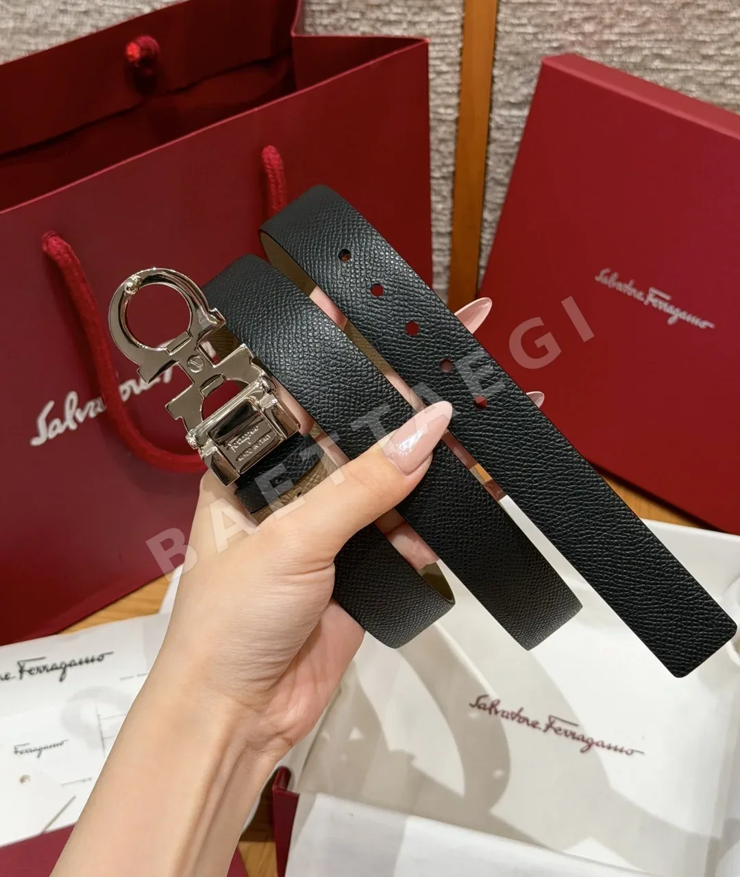 페레가모 필라 25mm 간치니 버클 슬림 리버시블 벨트 상세 이미지 4