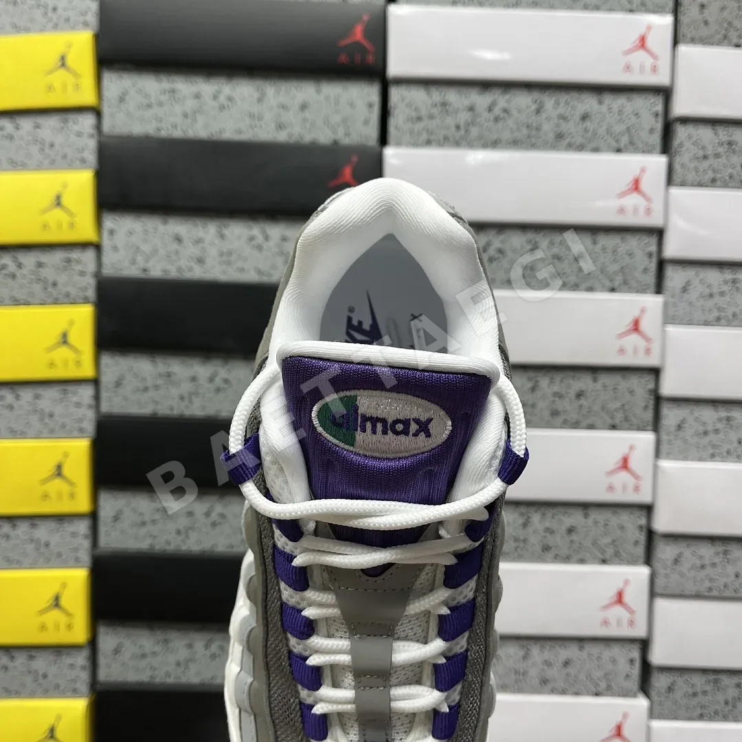 나이키 [KZ2.0] 에어 맥스 95 OG HJ5996-100 201679 Nike Air Max 95 OG Big Bubble Grape 상세 이미지 5