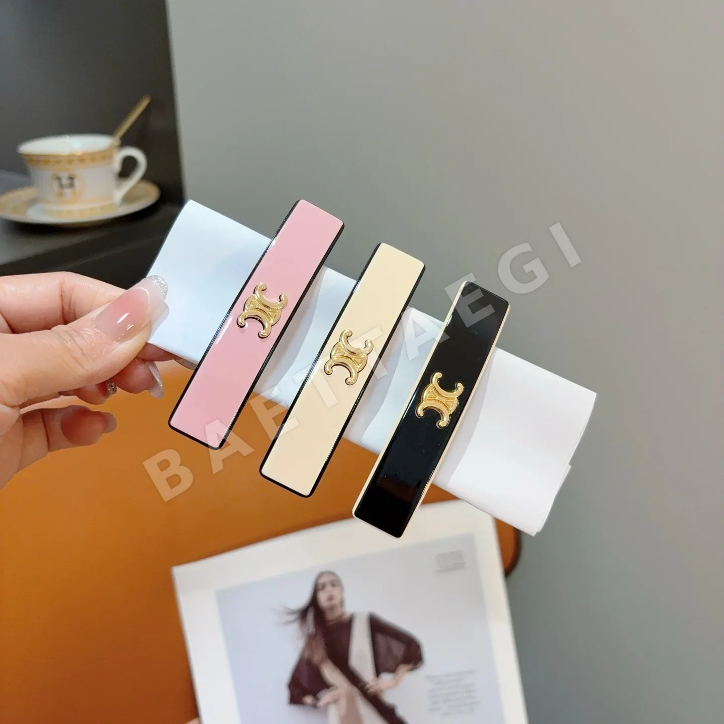 셀린느 꽃무늬 헤어 클립 상세 이미지 7