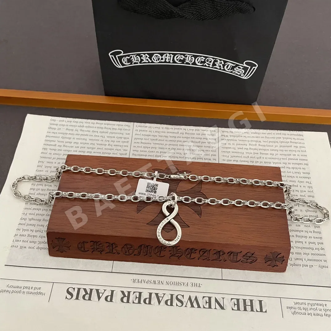 크롬하츠 빈티지 알파벳 십자가 목걸이 상세 이미지 3