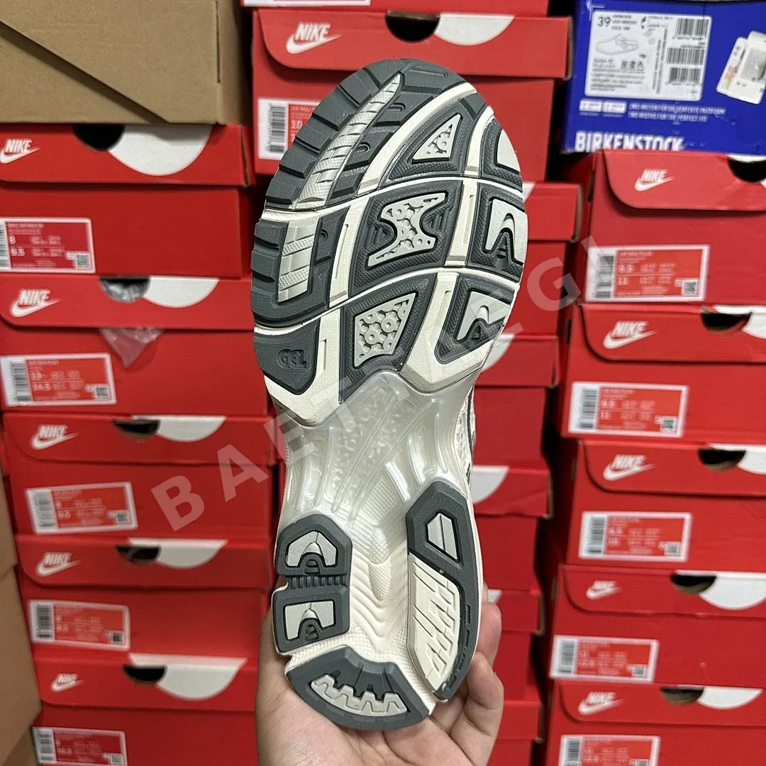 아식스 [TOP] 젤 카야노 14 1201A019-200 200254 Asics Gel-Kayano 14 Birch Dark Pewter 상세 이미지 3