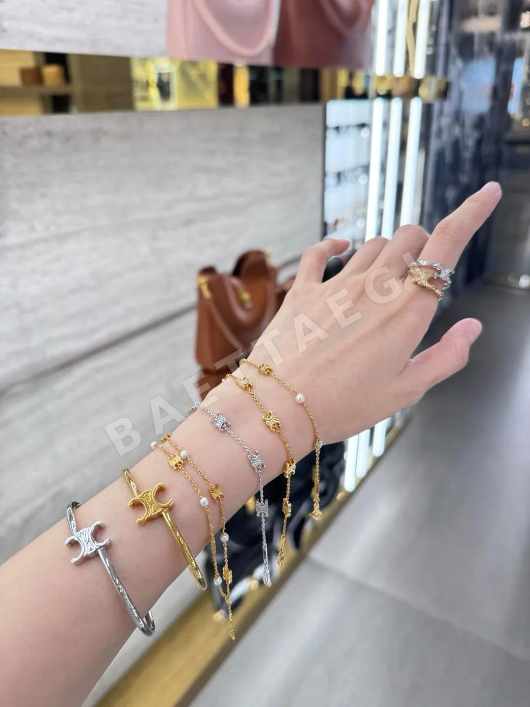 셀린느 3D 개선문 장식 목걸이 상세 이미지 3