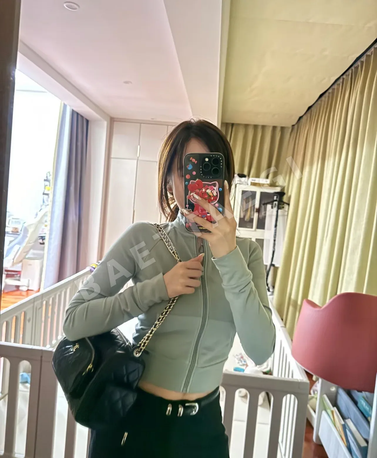 샤넬 클래식 멀티포켓 램스킨 카메라백 상세 이미지 8