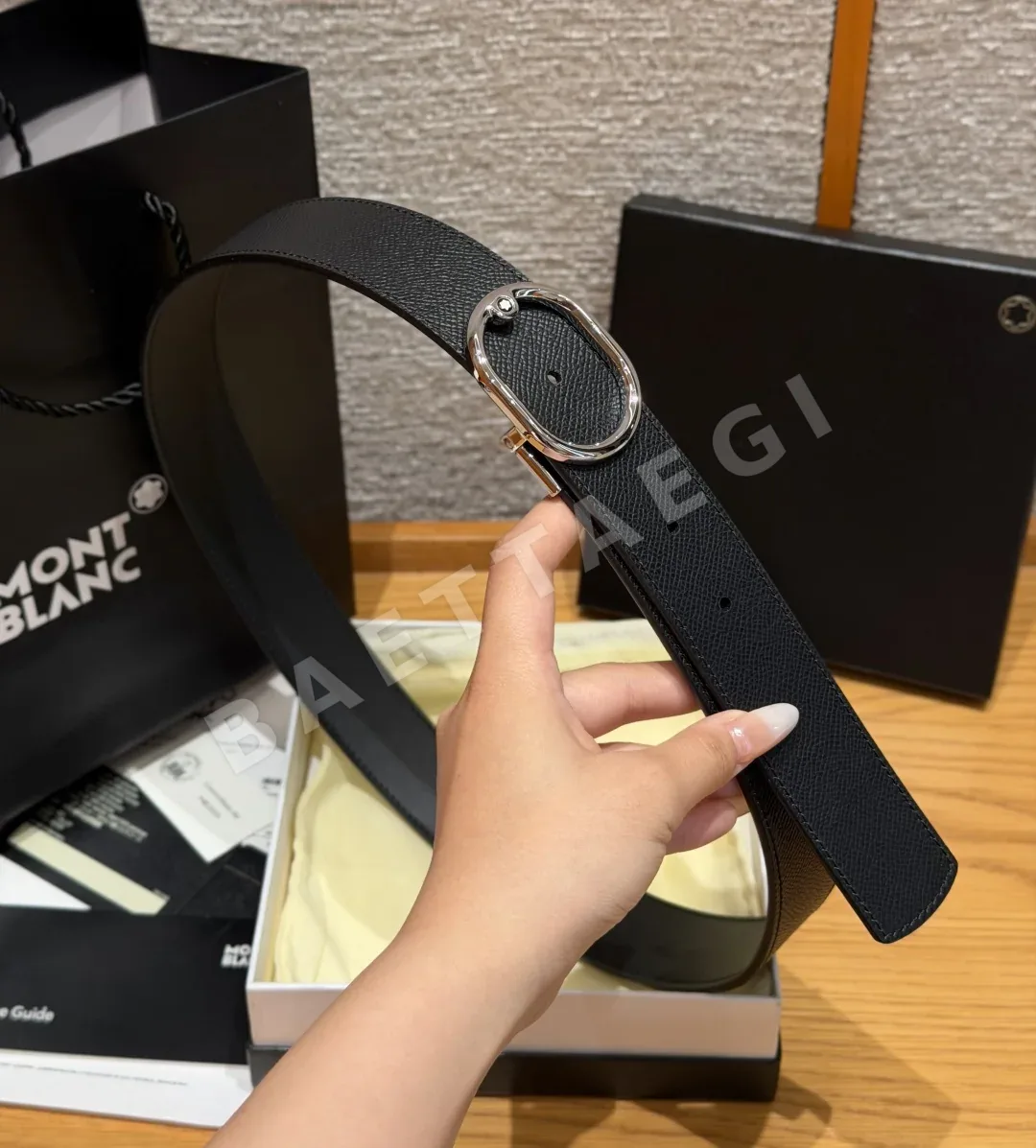 몽블랑 오벌 버클 리버시블 블랙 가죽 벨트 상세 이미지 2