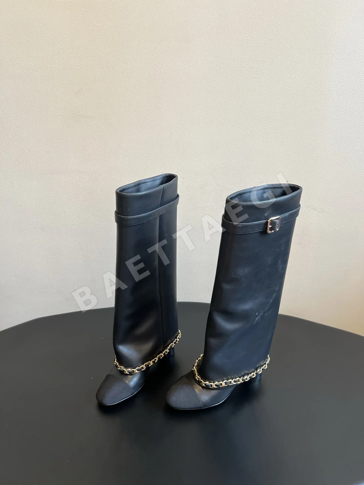 샤넬 부츠 가죽 컬러블록 체인 버클 상세 이미지 2