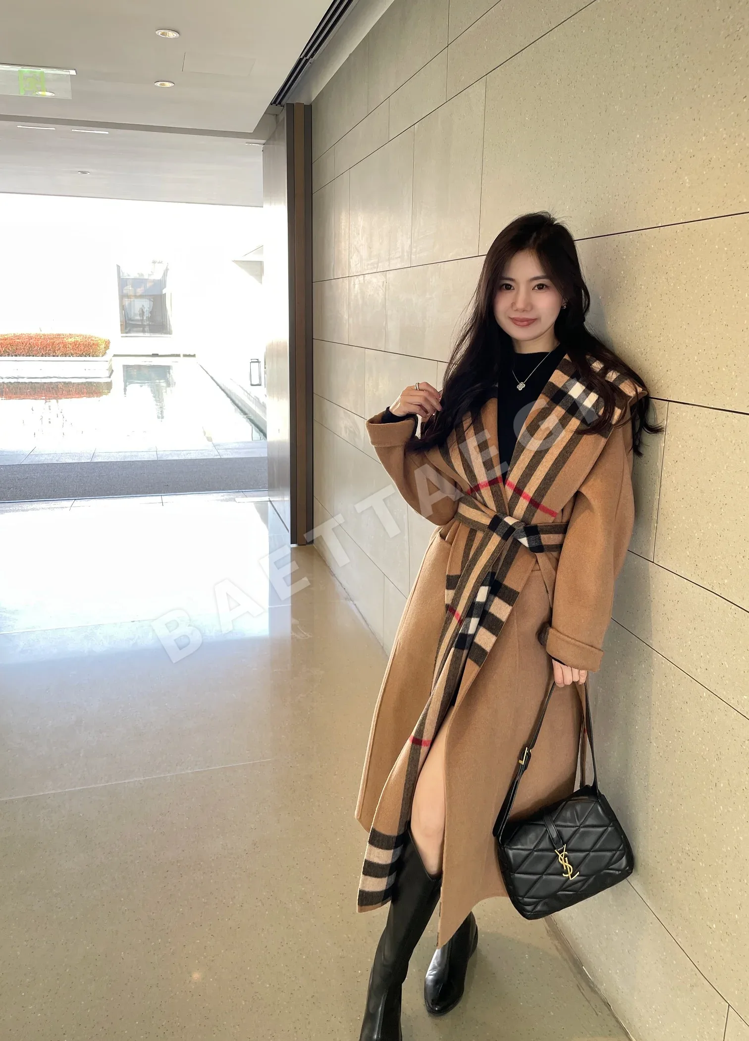 버버리 울 캐시미어 혼방 후드 여성 자켓 상세 이미지 2