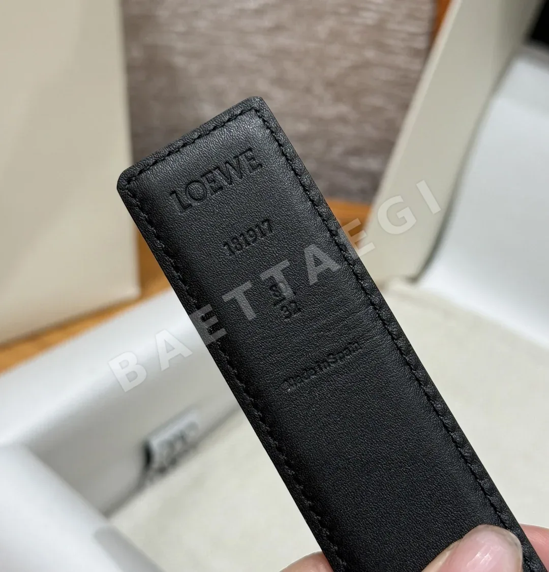 로에베 아나그램 양면 가죽 벨트 상세 이미지 9