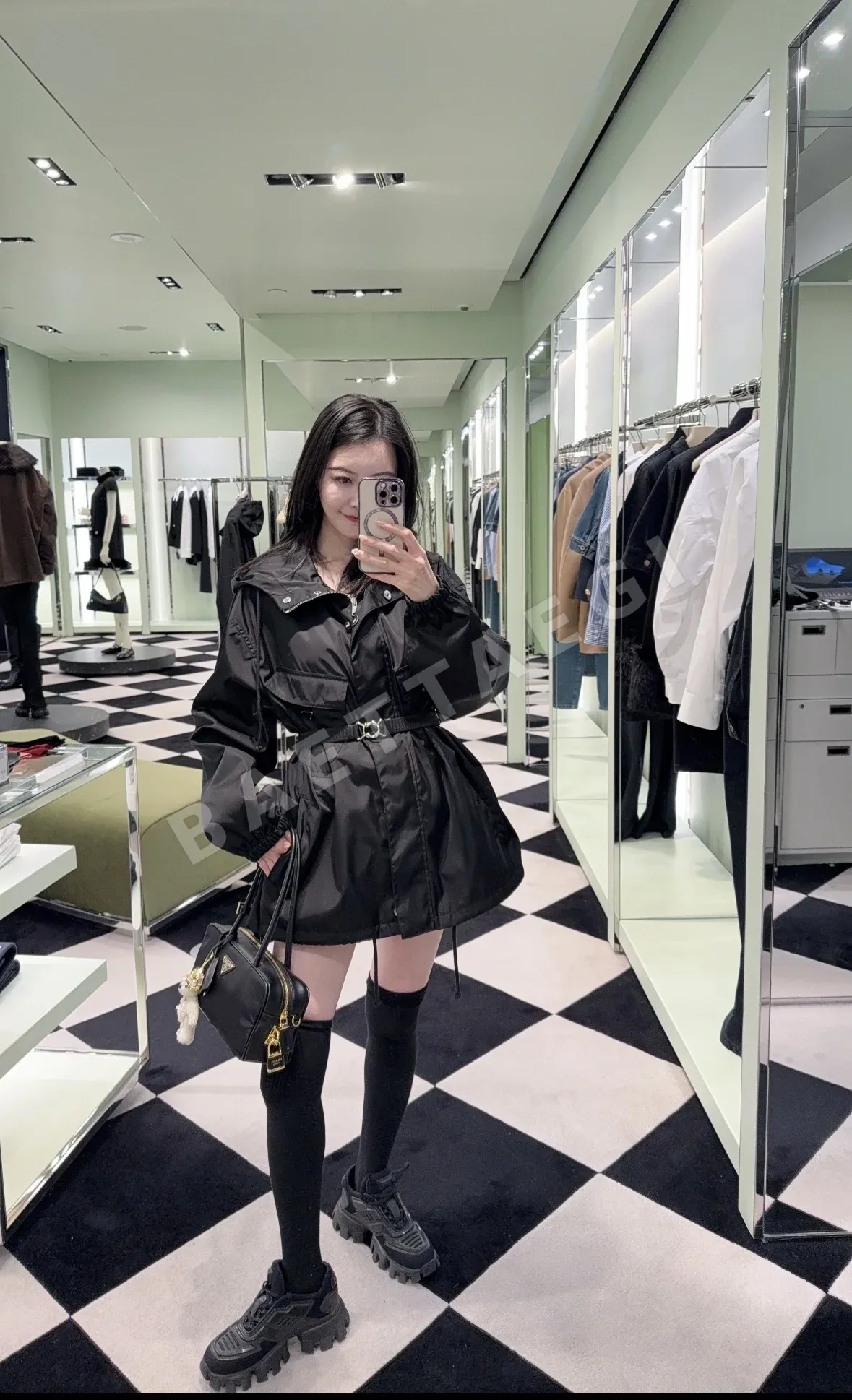 프라다 후드 허리 조절 여성 자켓 상세 이미지 6