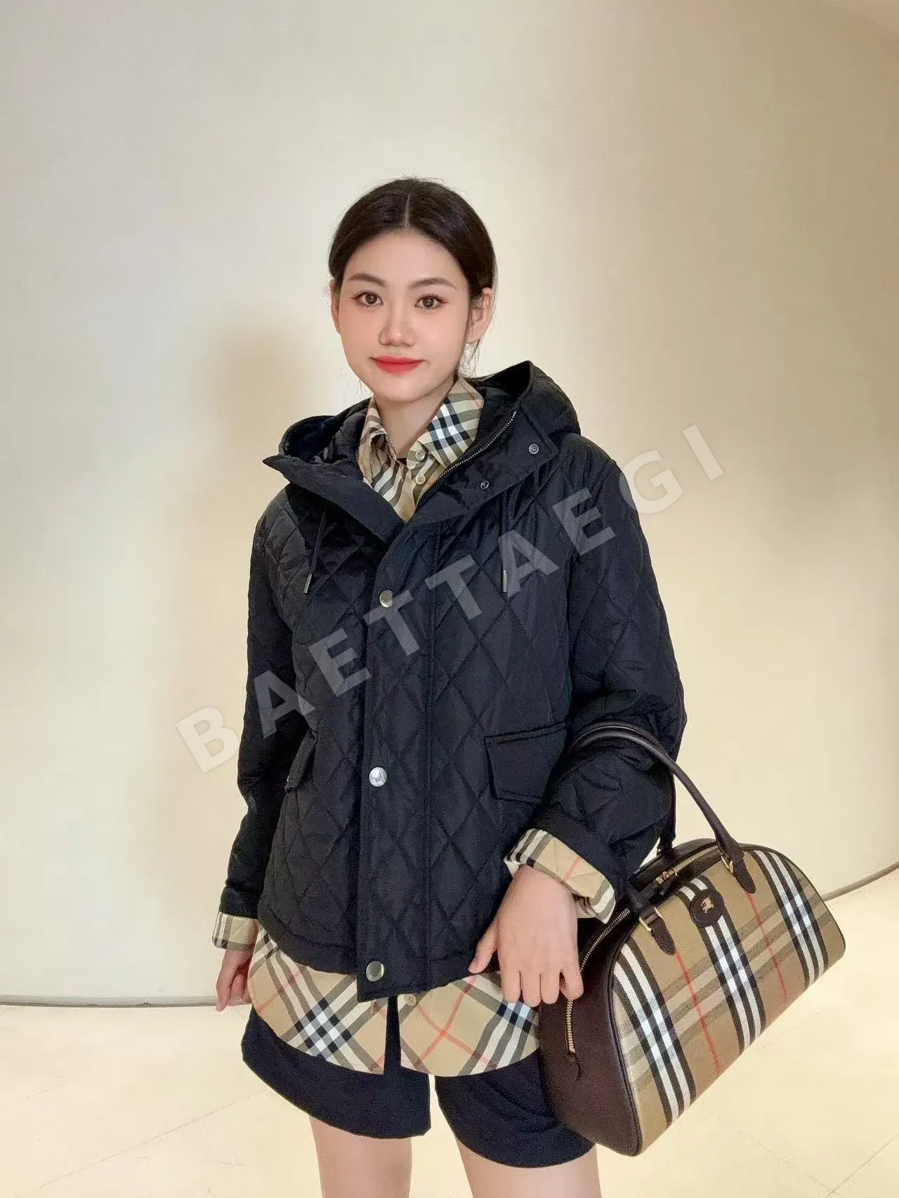 버버리 코듀로이 플랩 포켓 후드 코튼 자켓 상세 이미지 3