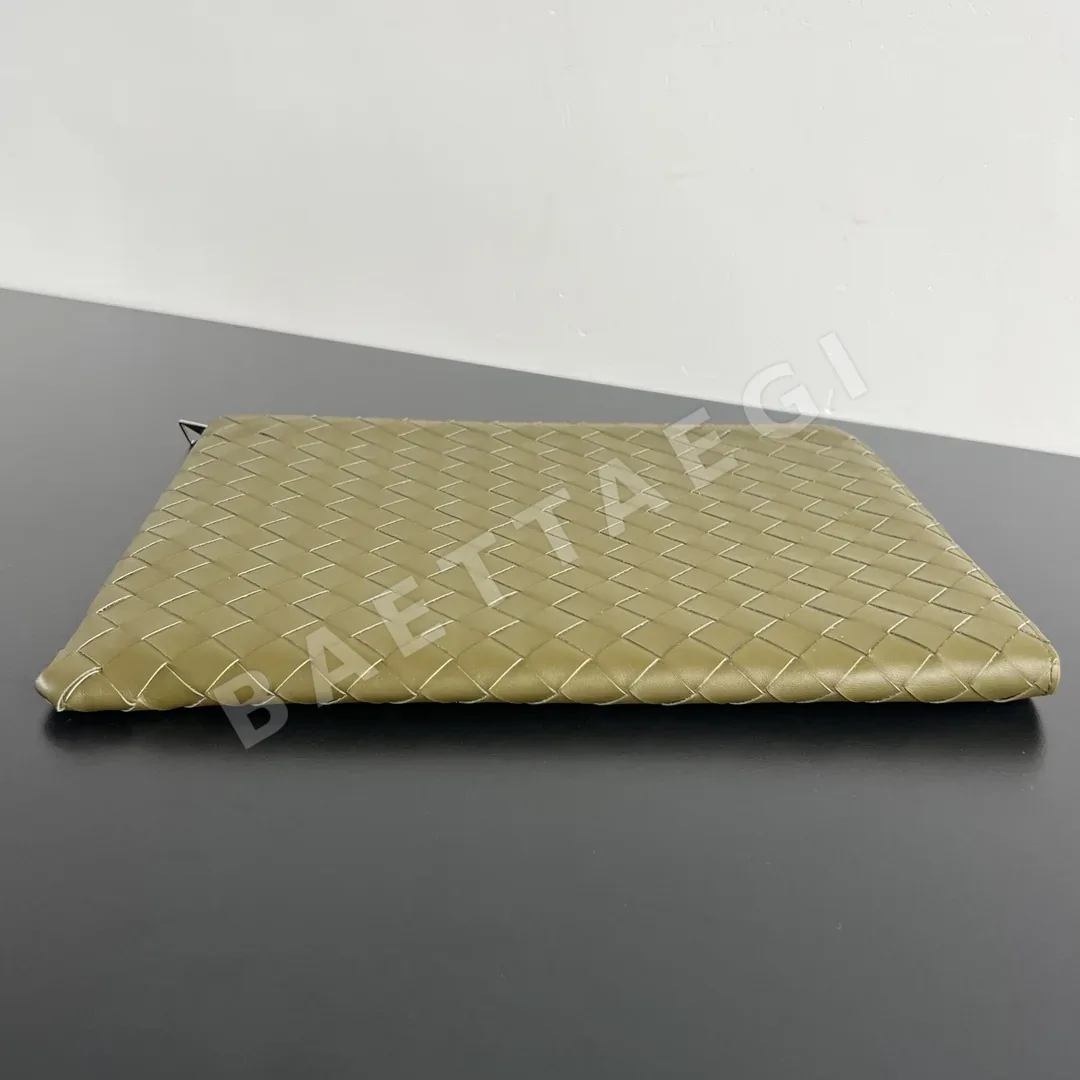 보테가베네타 인트레치오 카프스킨 클러치백 상세 이미지 4