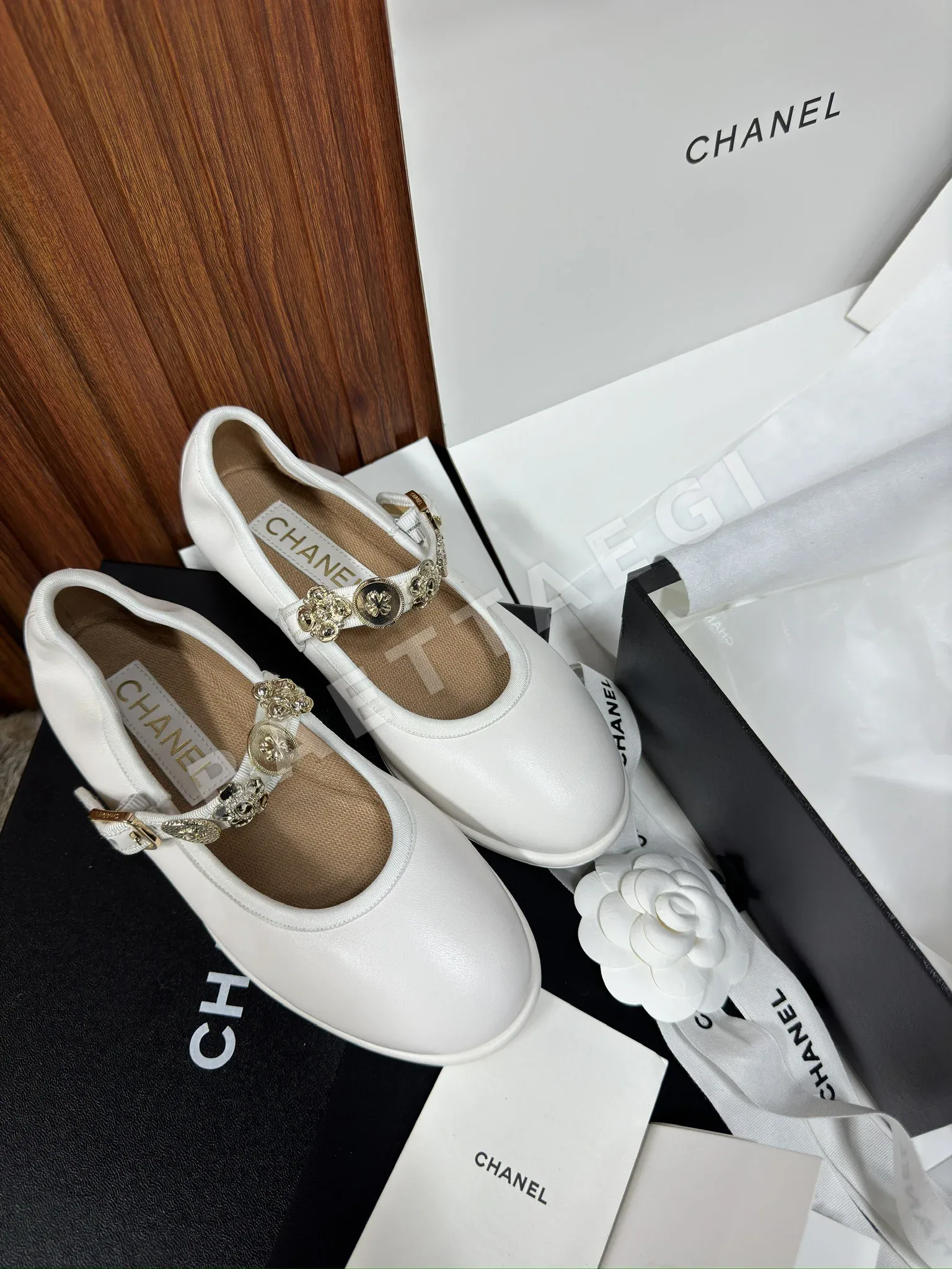 샤넬 메티에다르 골드코인 장식 메리제인 93814