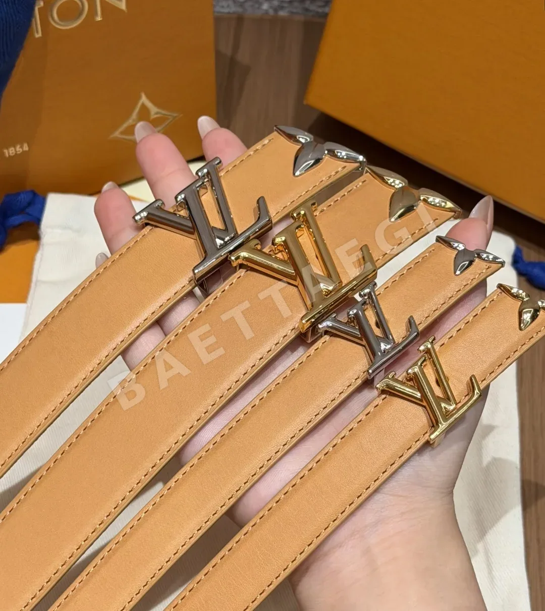 루이비통 프리티 리버시블 소가죽 벨트 상세 이미지 3