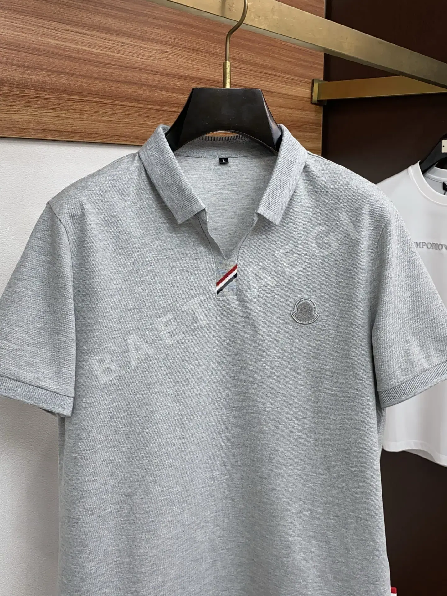 몽클레르 클래식 반팔 폴로셔츠 남성의류 P250 상세 이미지 2