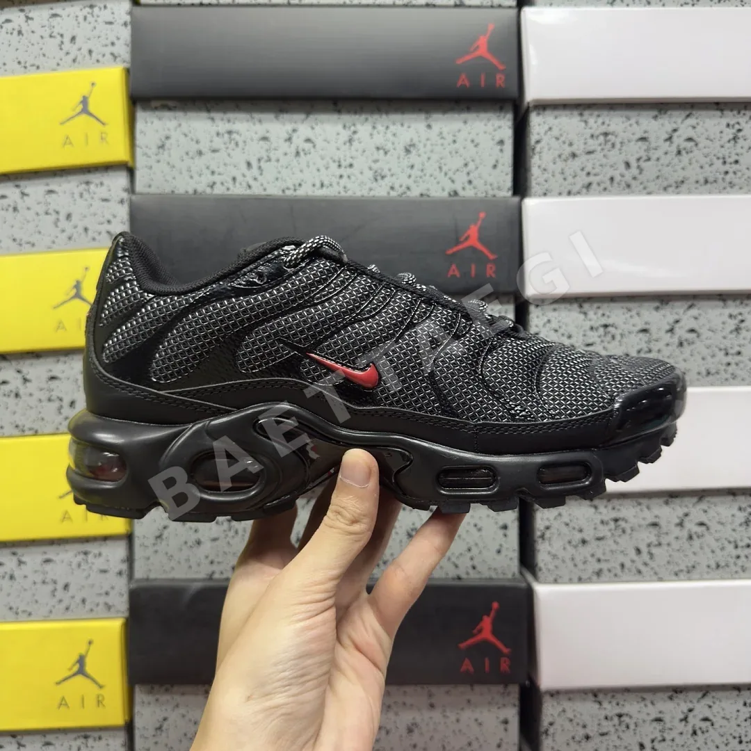 나이키 [BD] 에어 맥스 플러스 DO6383-001 201906 Nike Air Max Plus Metal Mesh Black Red 상세 이미지 4