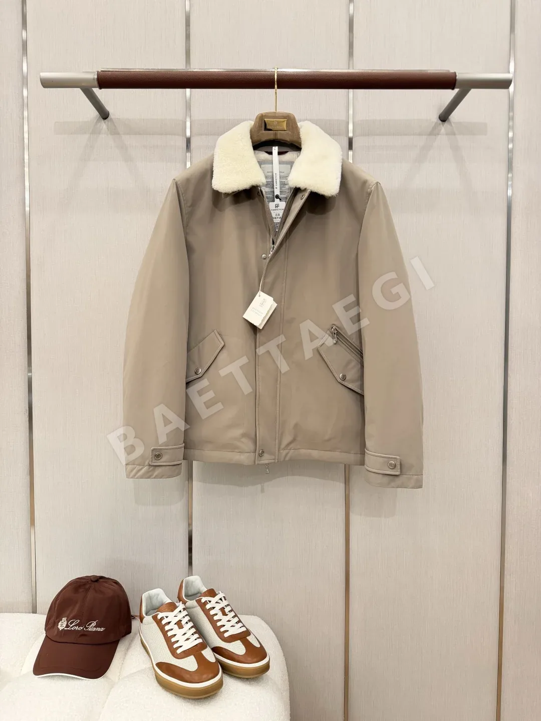 브루넬로쿠치넬리 울 카라 탈착 봄버 다운 자켓 상세 이미지 2