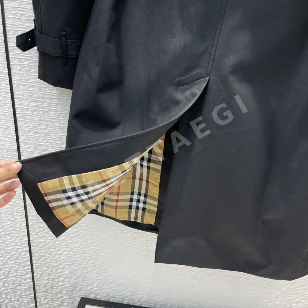 버버리 켄징턴컷 슬림핏 여성 트렌치코트 상세 이미지 9