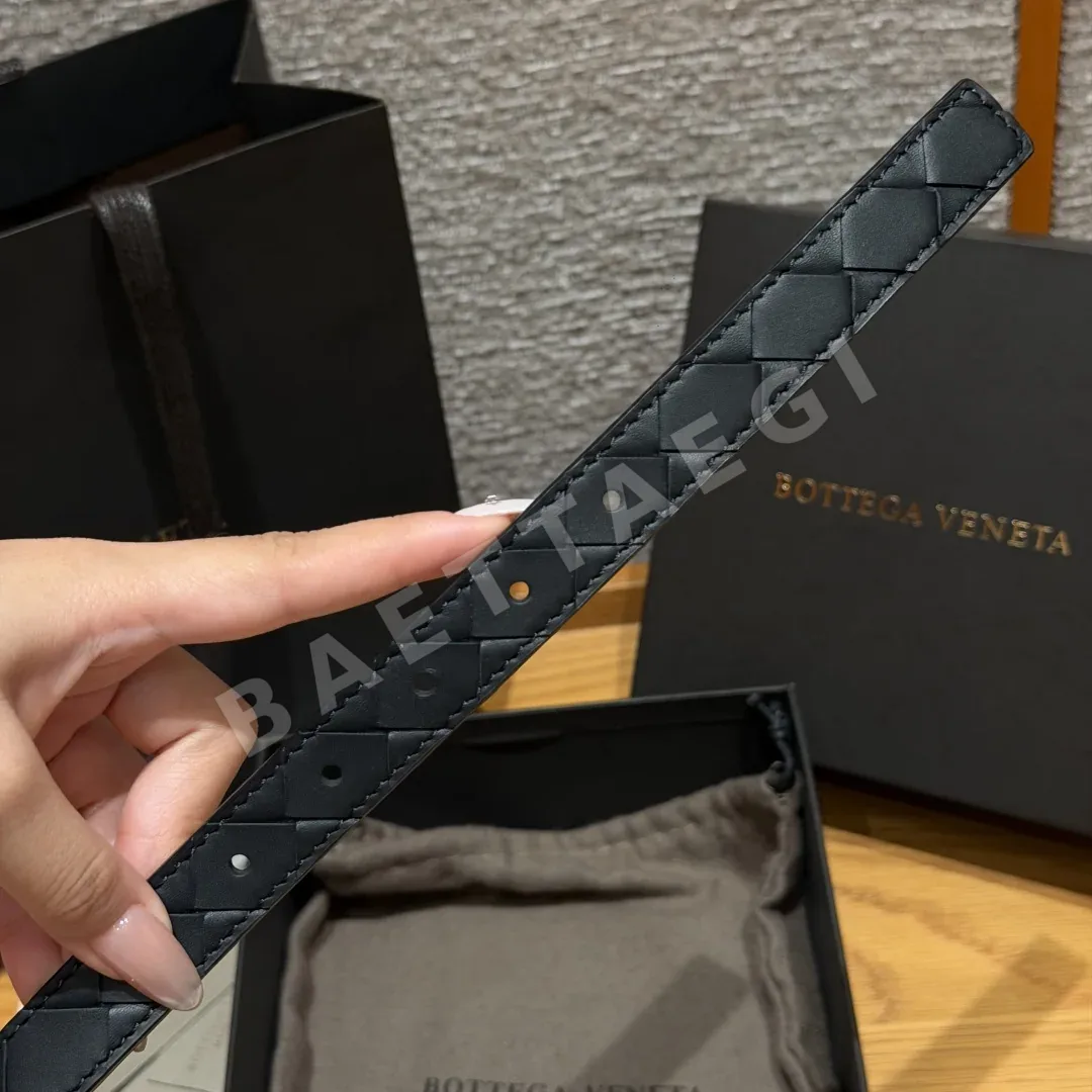 보테가베네타 인트레치아토 카프스킨 벨트 상세 이미지 6