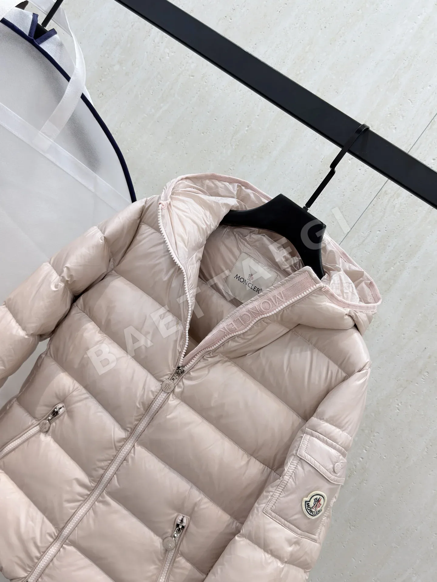 몽클레르 글레스 쇼트 다운 재킷 상세 이미지 4