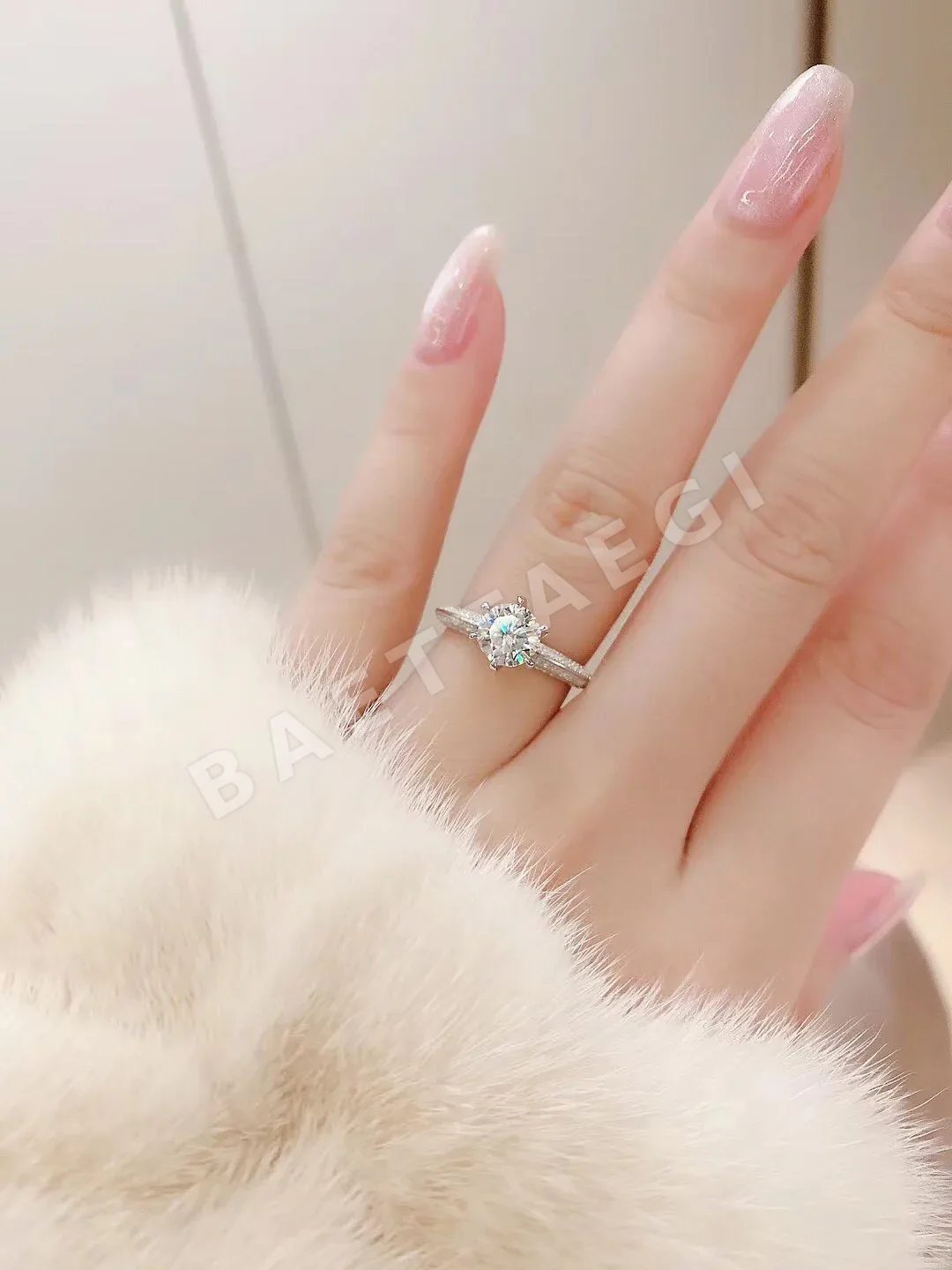 티파니 플래티넘 6 발톱 파베 다이아몬드 반지 상세 이미지 3