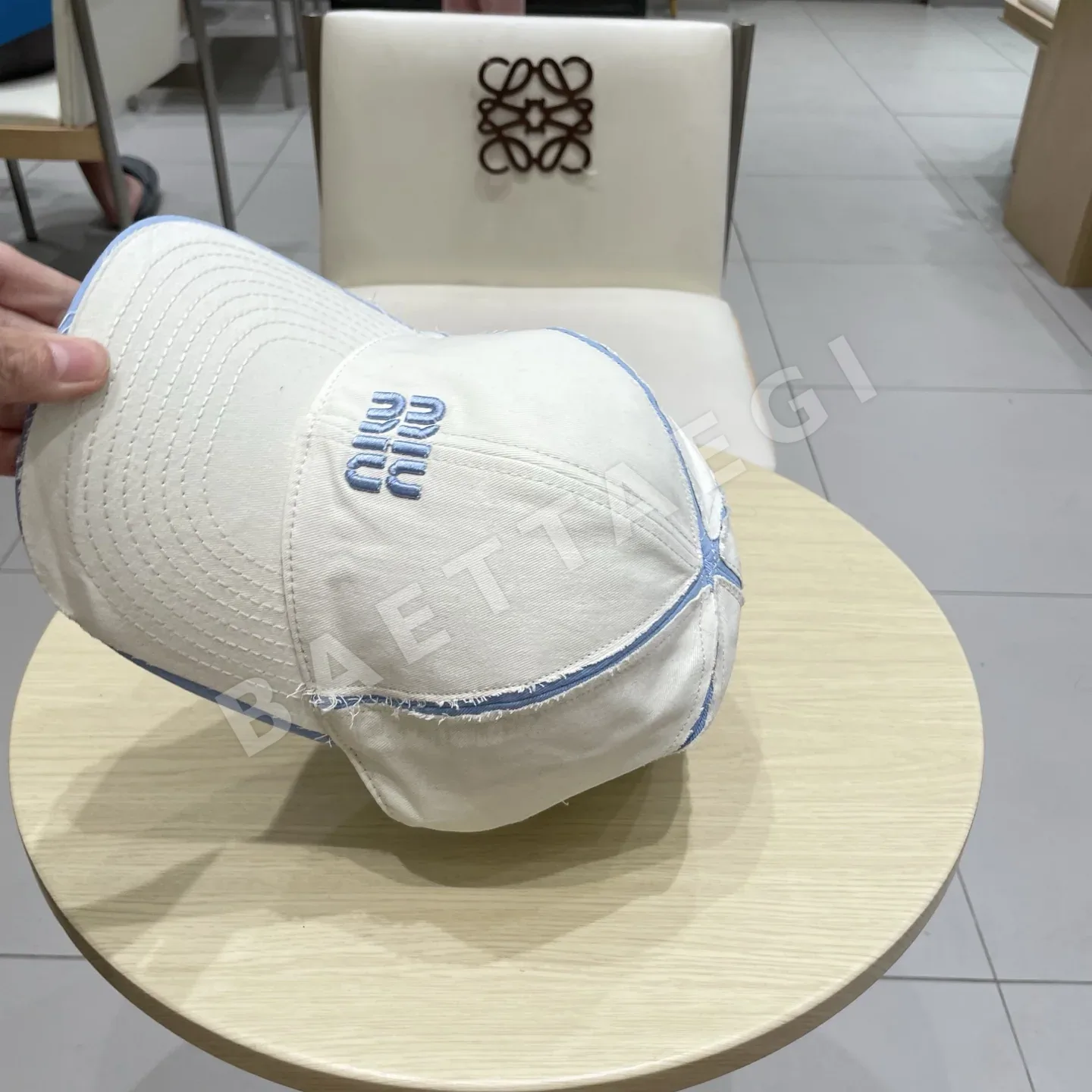 미우미우 자수 베이스볼캡 상세 이미지 8