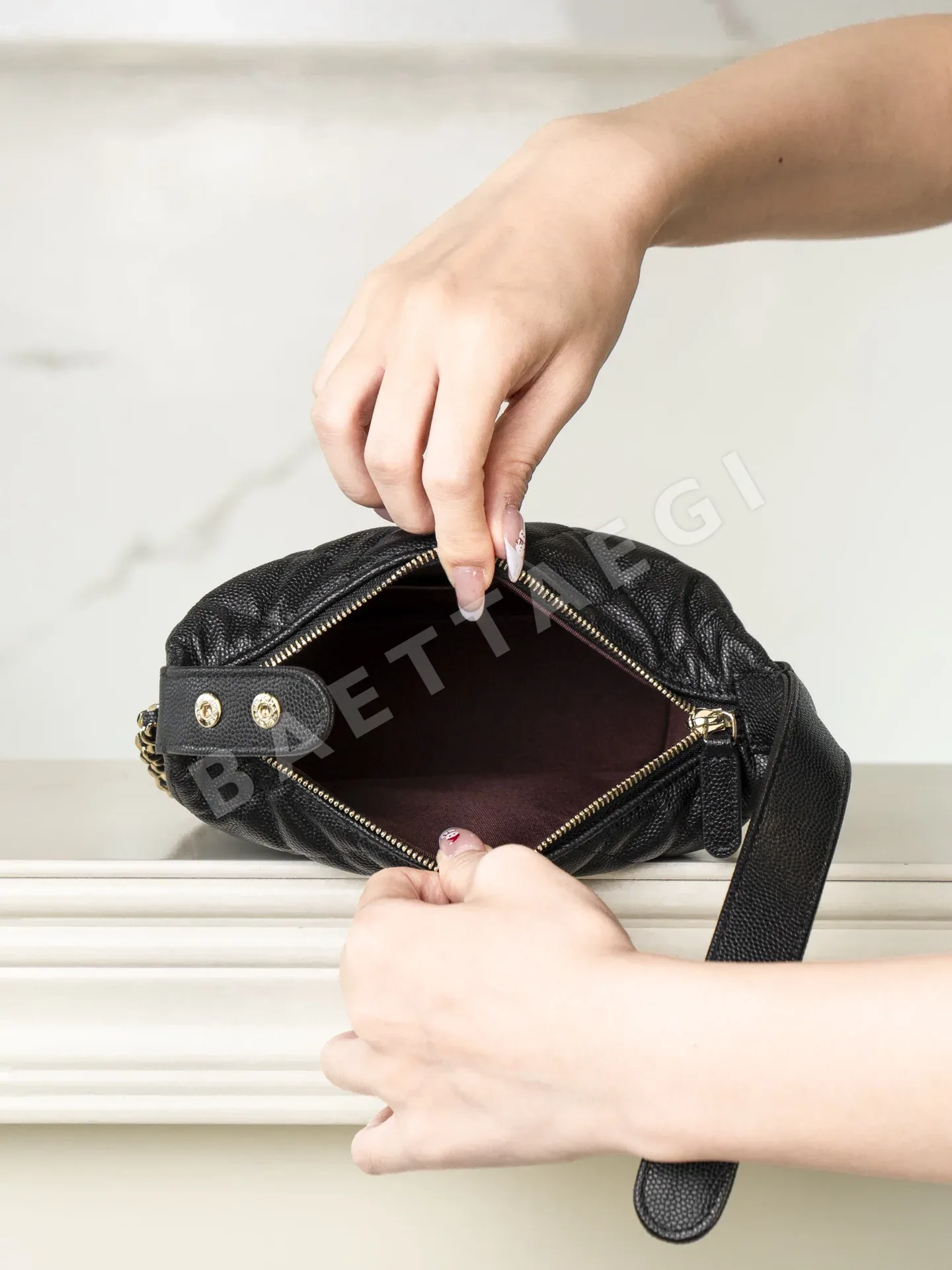 샤넬 25C 페블드 가죽 런치 박스 가방 상세 이미지 7