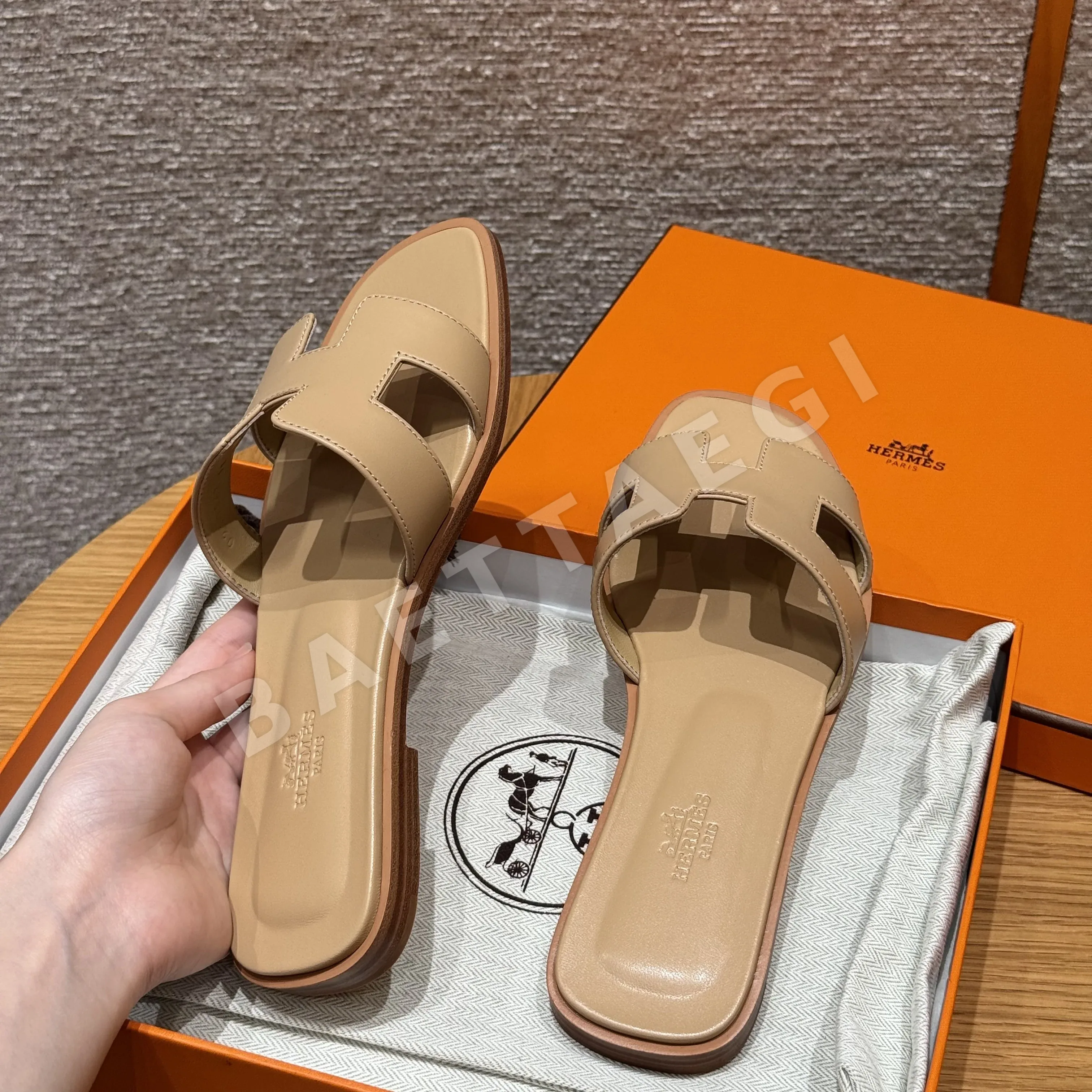 에르메스 오란 베이지 램스킨 슬리퍼 상세 이미지 15
