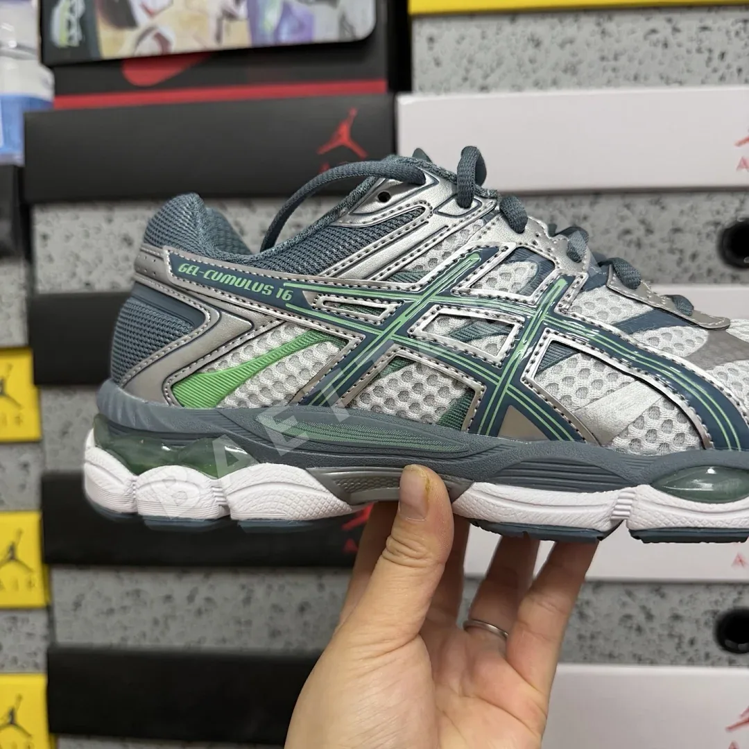 아식스 [TOP] 젤 큐뮬러스 16 1203A733-100 200298 Asics Gel-Cumulus 16 White Ironclad 상세 이미지 2
