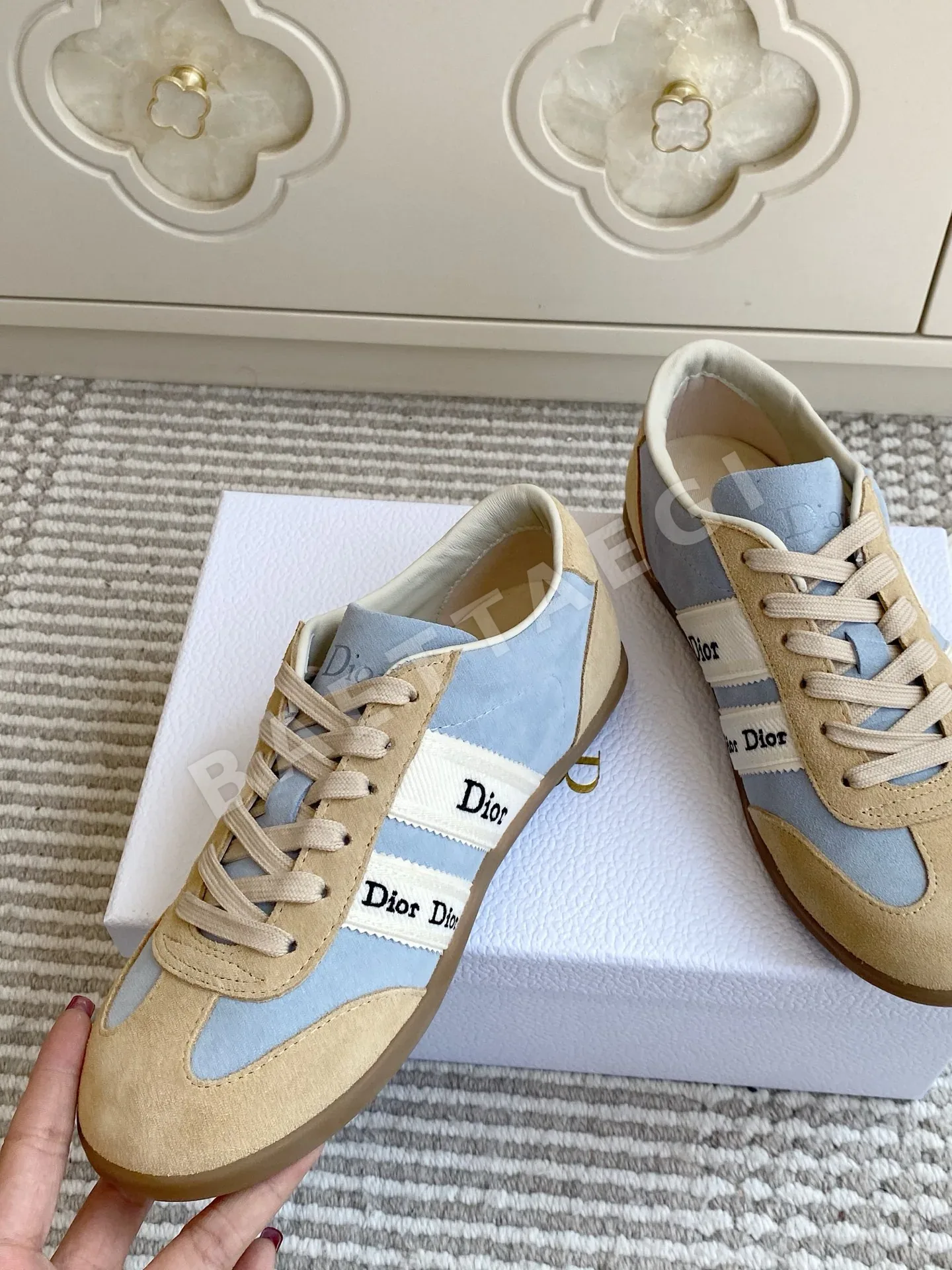 디올 D-스케치 스니커즈 스웨이드 카프스킨 상세 이미지 3