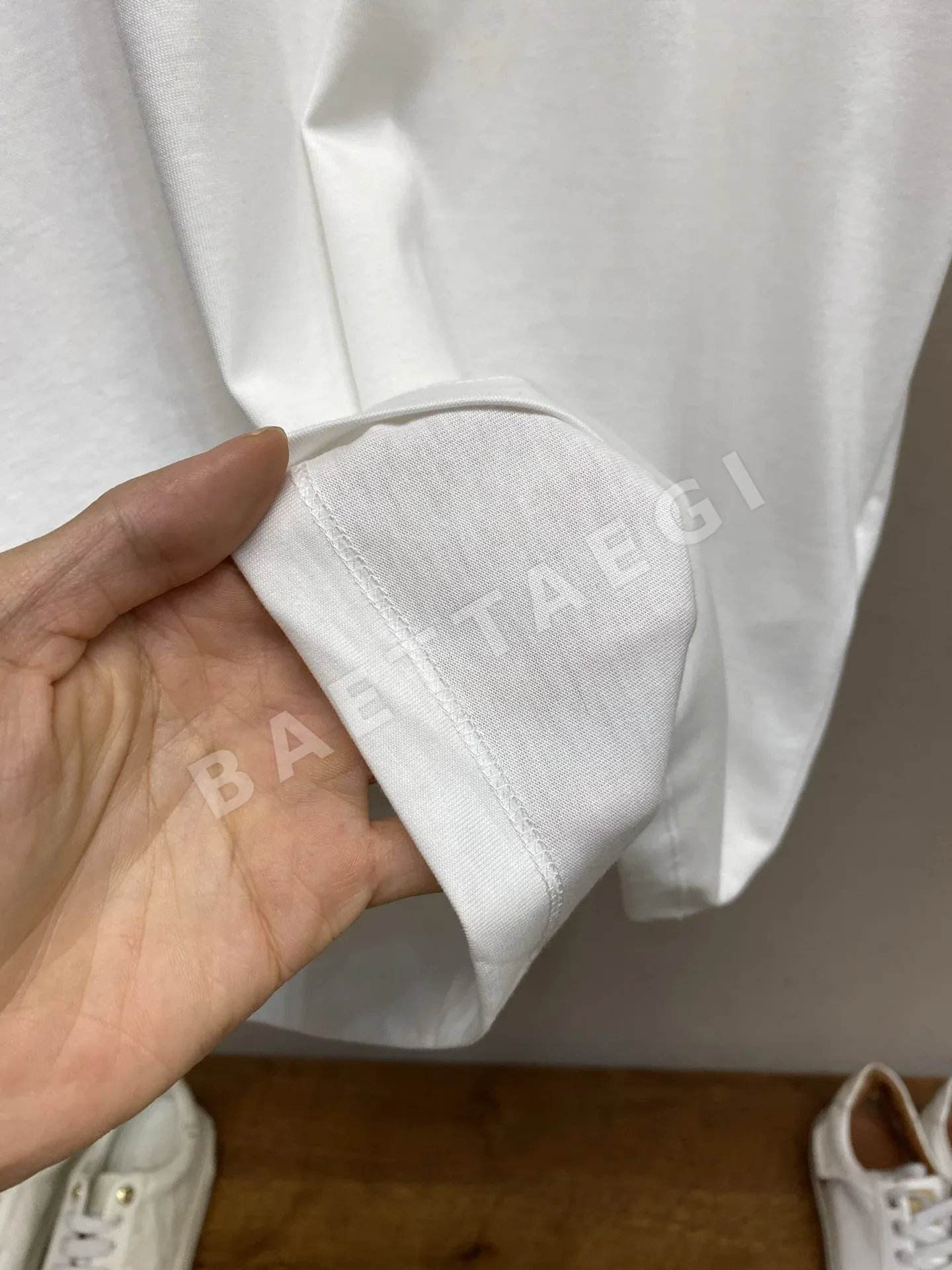셀린느 로고 프린트 코튼 남성 반팔 티셔츠 상세 이미지 7