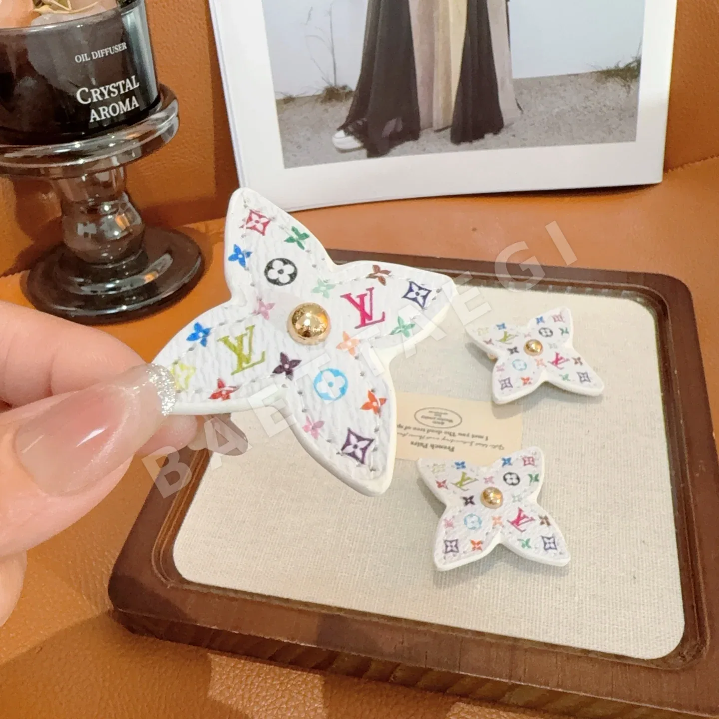 루이비통 모노그램 네잎 클로버 헤어 클립 상세 이미지 3