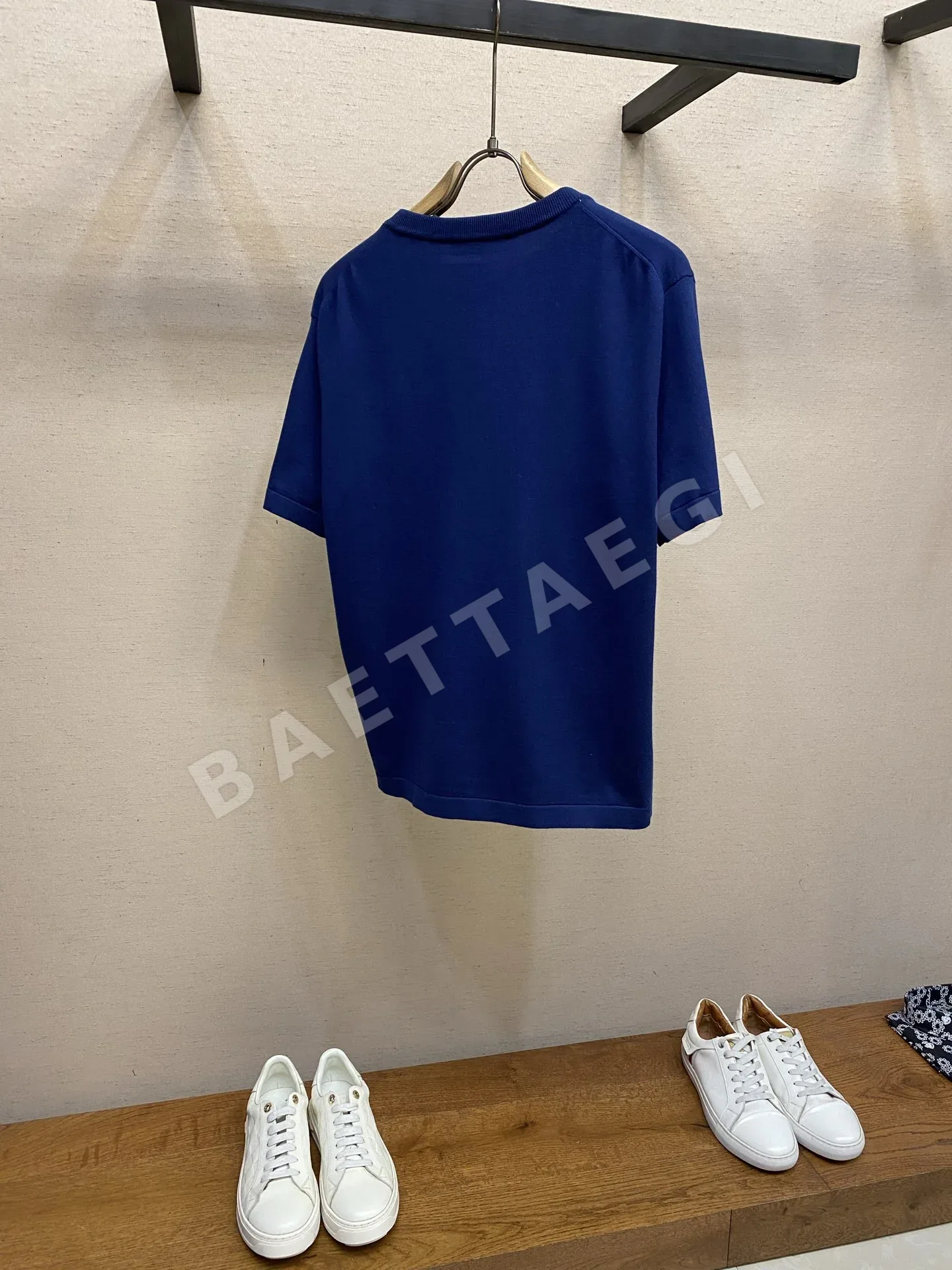 루이비통 레터 가죽 라벨 니트 반팔 티셔츠 상세 이미지 2