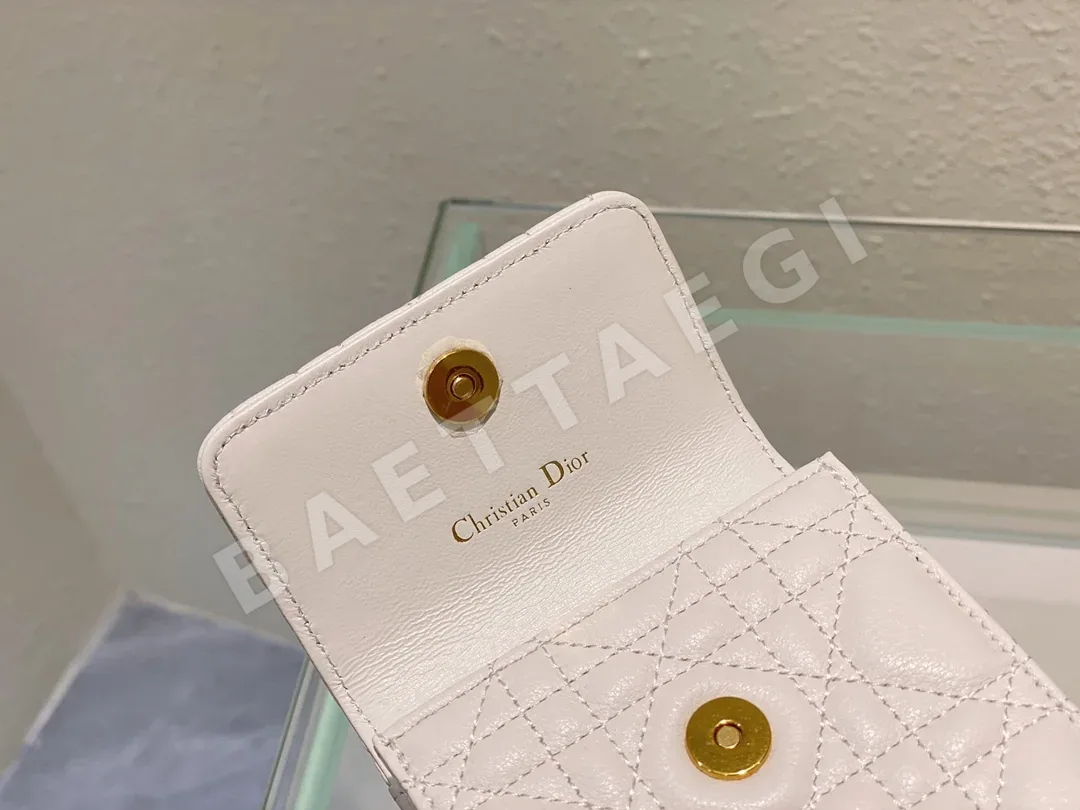 디올 카로 체인 폰 가방 상세 이미지 9