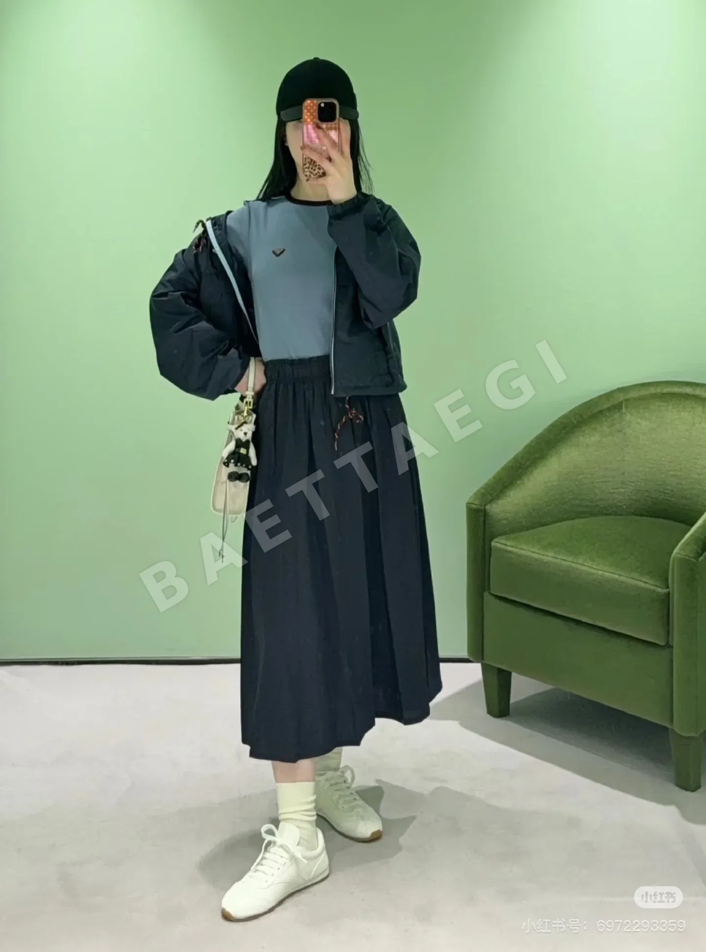 프라다 네이비 후드 숏 자켓 상세 이미지 4