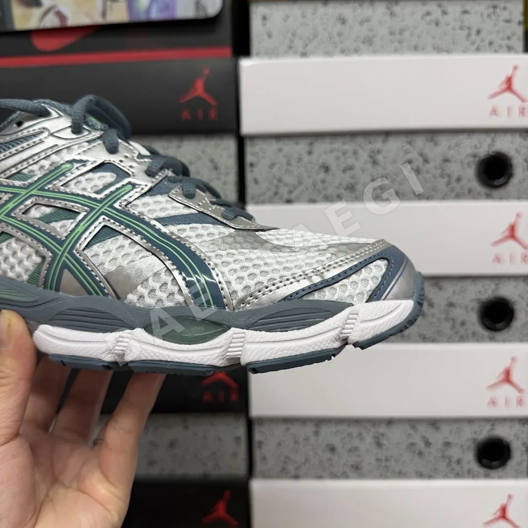 아식스 [TOP] 젤 큐뮬러스 16 1203A733-100 200298 Asics Gel-Cumulus 16 White Ironclad 상세 이미지 7
