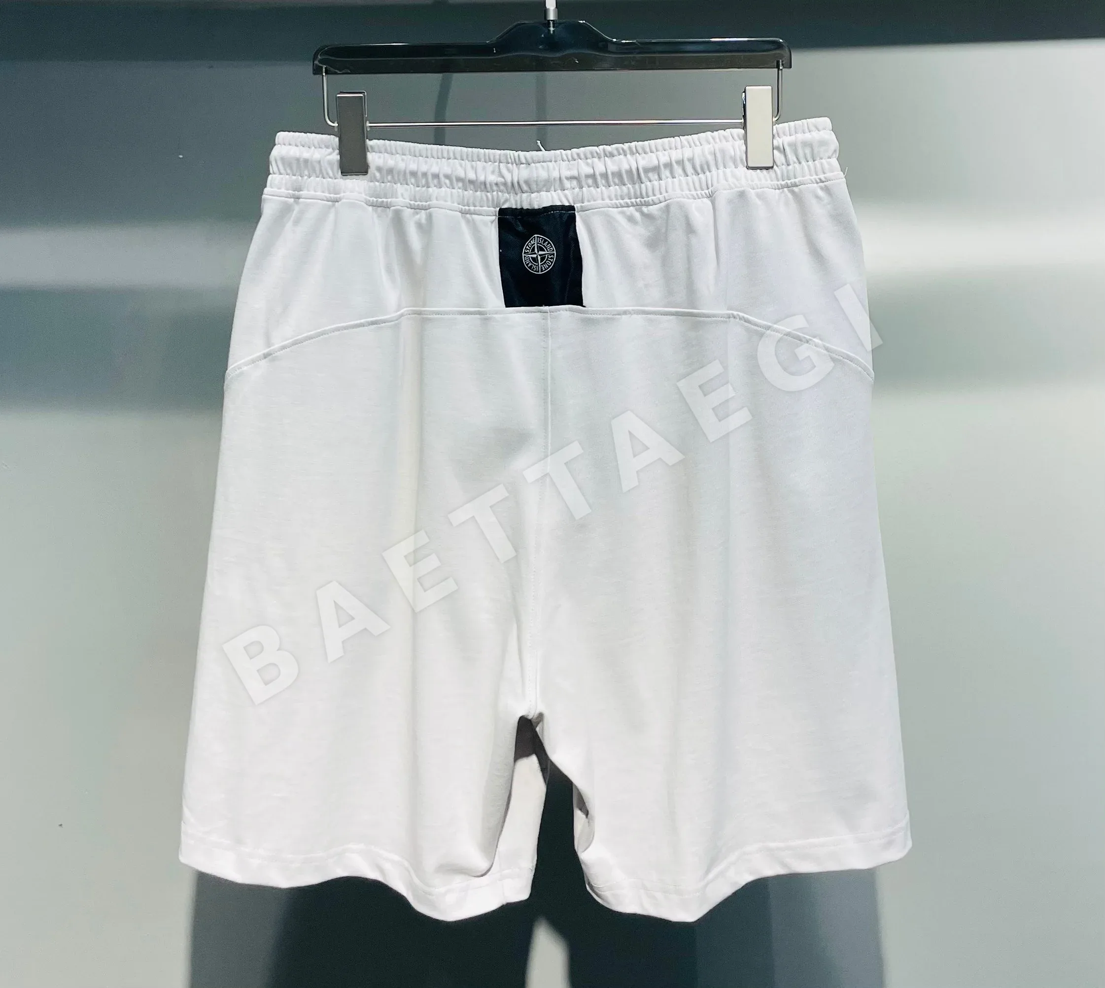 스톤아일랜드 컴퍼스 패치 프린트 고무 허리 반바지 상세 이미지 6