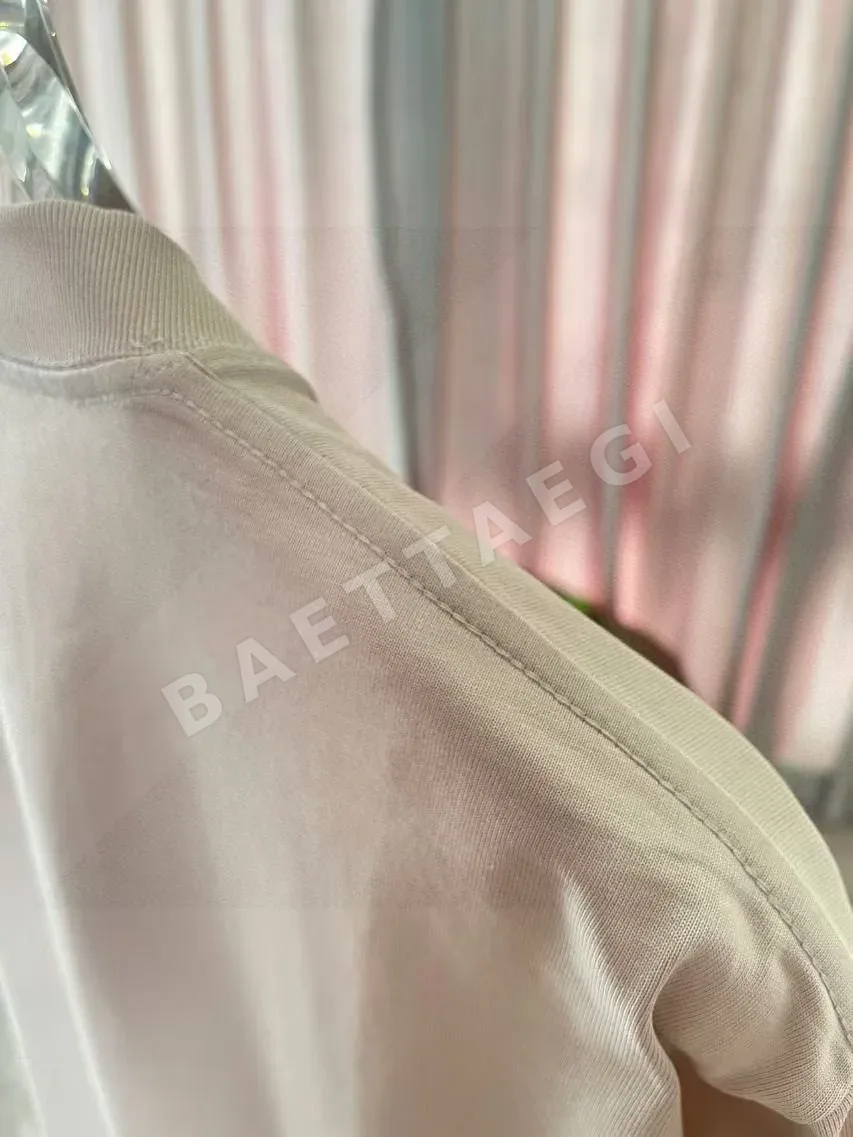 발렌티노 레터 로고 프린트 유니섹스 반팔 티셔츠 상세 이미지 5
