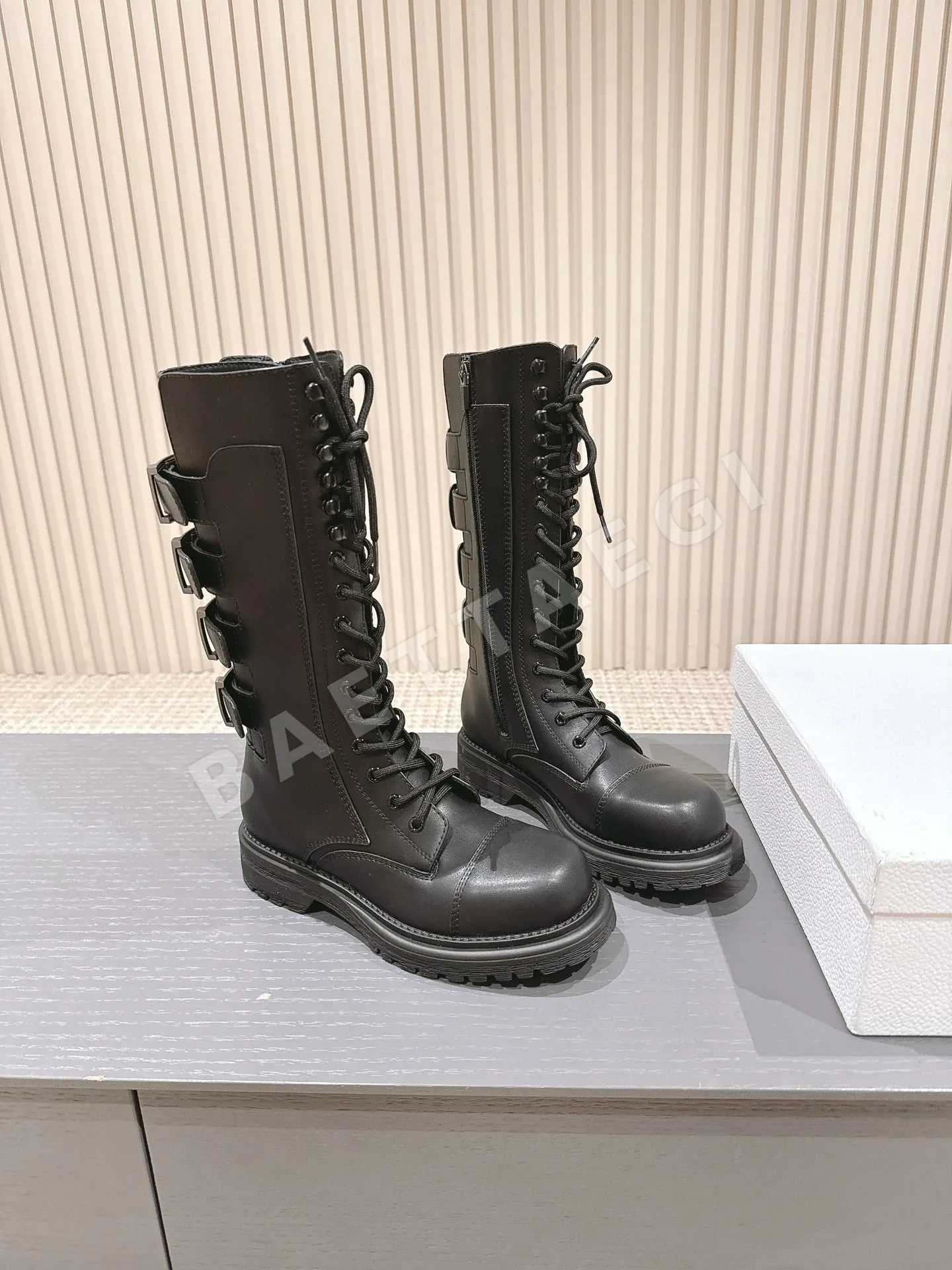 디올 블랙 송아지가죽 롱부츠 8607 상세 이미지 3