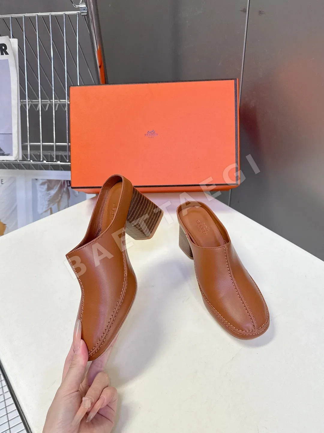 에르메스(Hermès)의 미스터리 70 뮬 상세 이미지 4