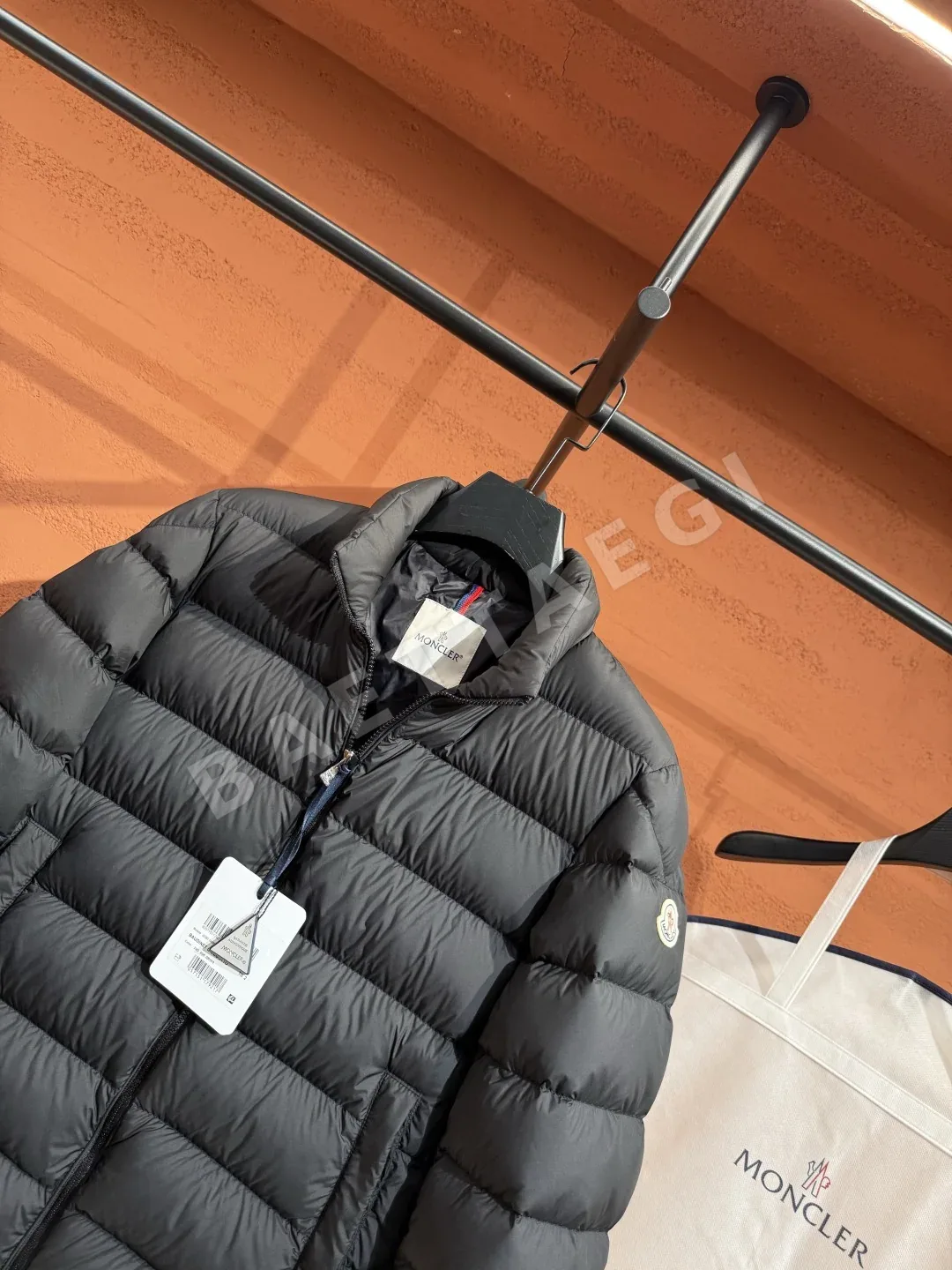 몽클레르 보디넷 쇼트 다운 자켓 상세 이미지 7