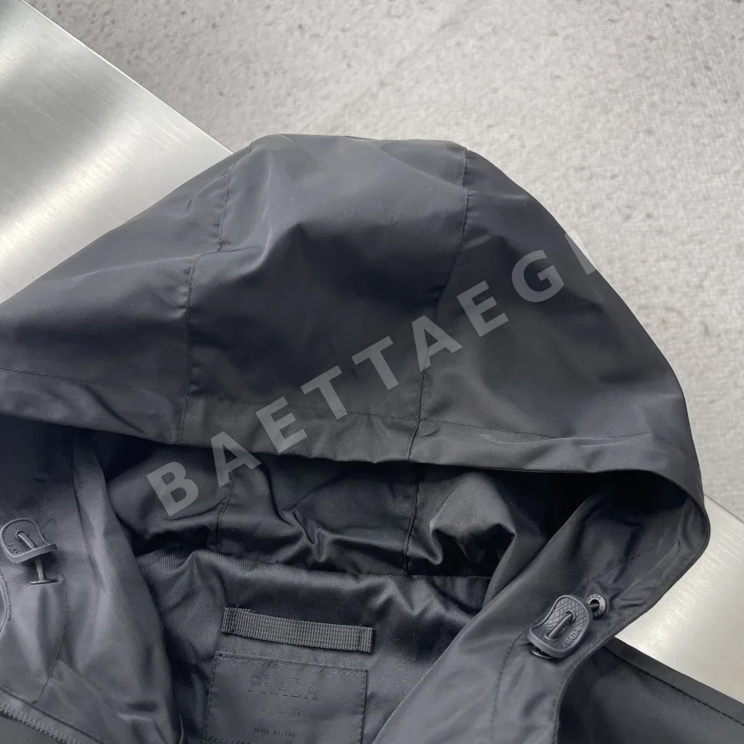 프라다 미니멀 캐주얼 남성 자켓 상세 이미지 3