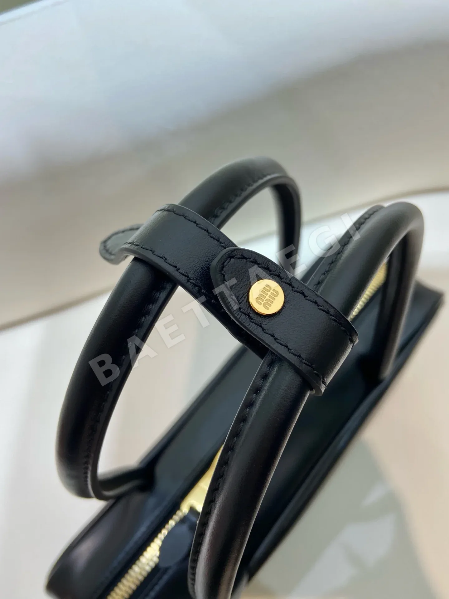 미우미우 3 세대 블랙 볼링백 5BB117 상세 이미지 9