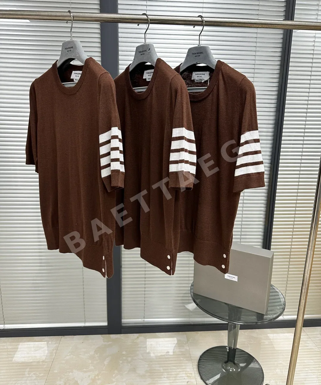 톰브라운 여성 울 니트 4바 스트라이프 반팔 티셔츠 142939