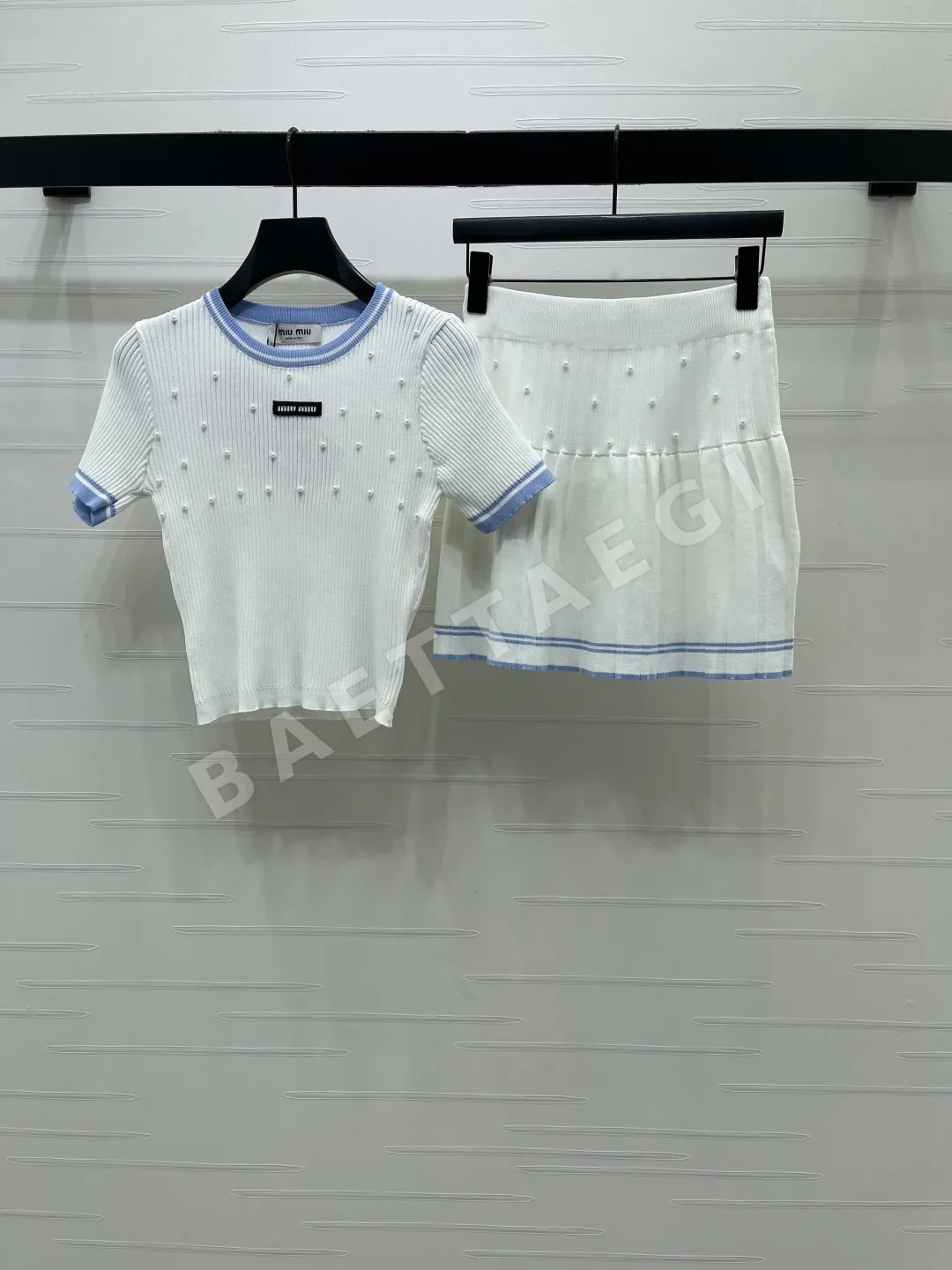 미우미우 반소매 니트 스커트 세트 상세 이미지 2