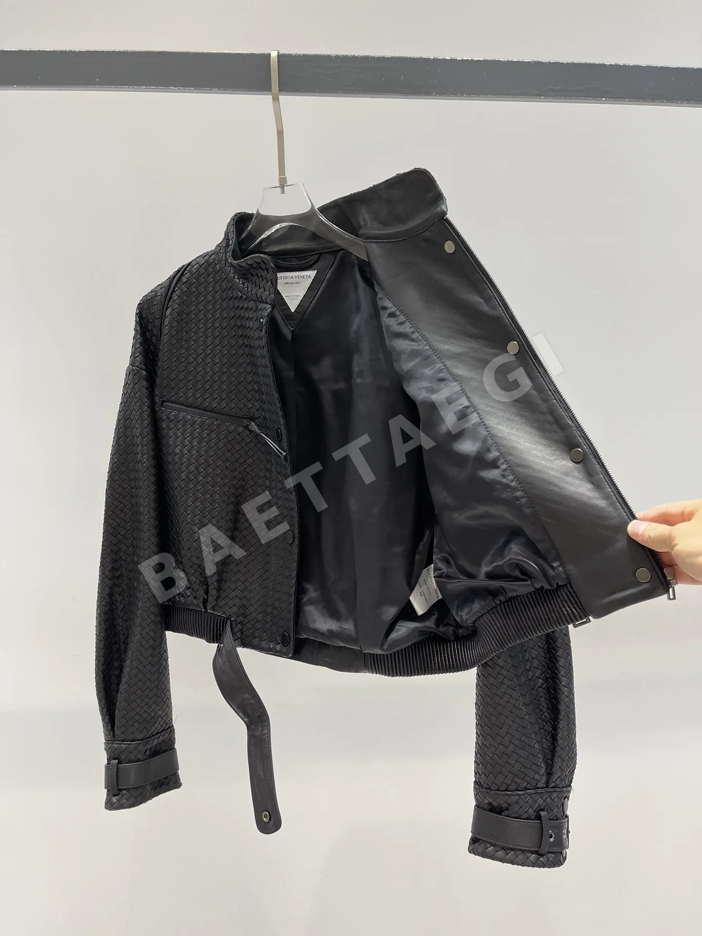 보테가베네타 꼬임 램스킨 여성 자켓 상세 이미지 3