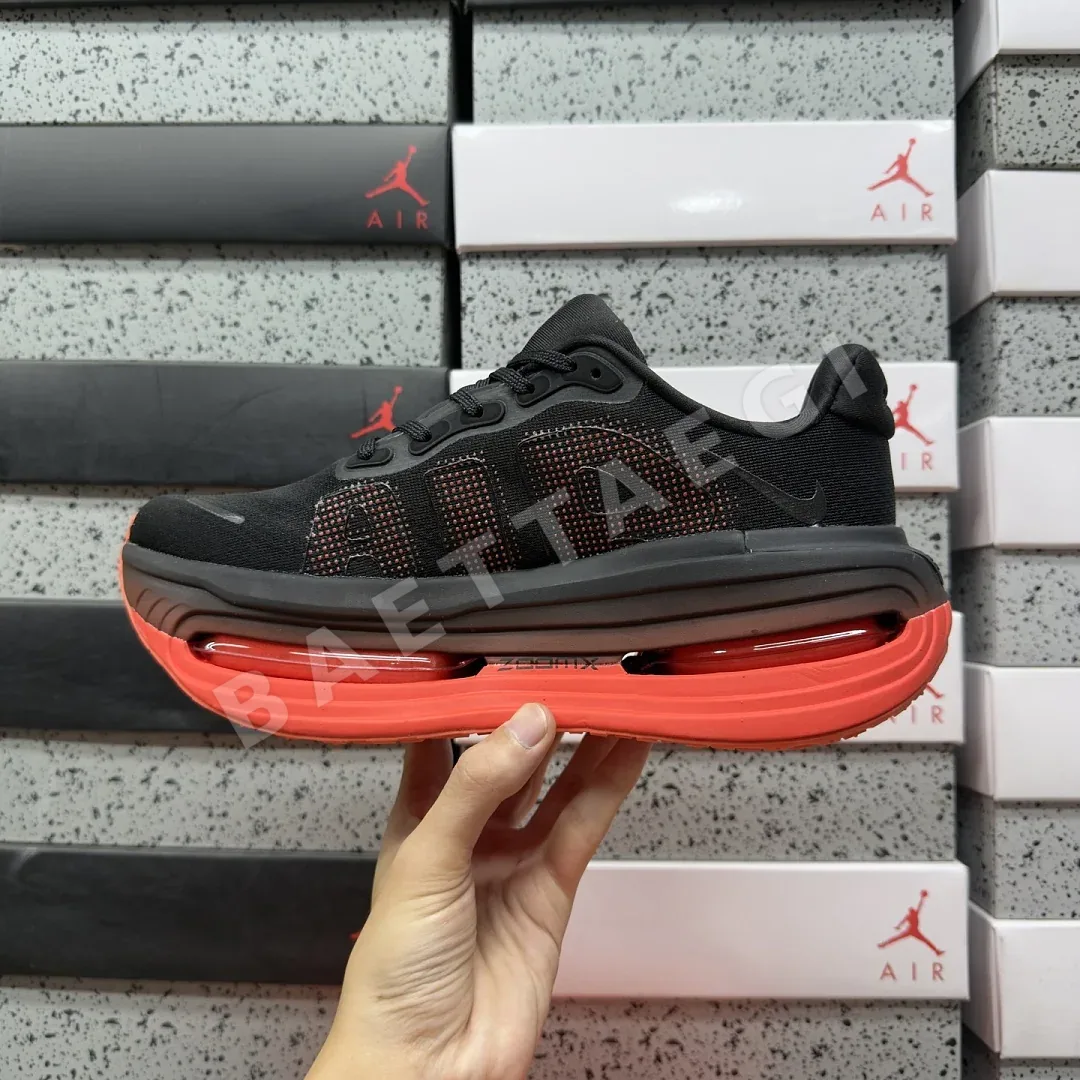 나이키 [5A] 보메로 프리미엄 HQ2050-002 201784 Nike Vomero Premium Black Bright Crimson 상세 이미지 6