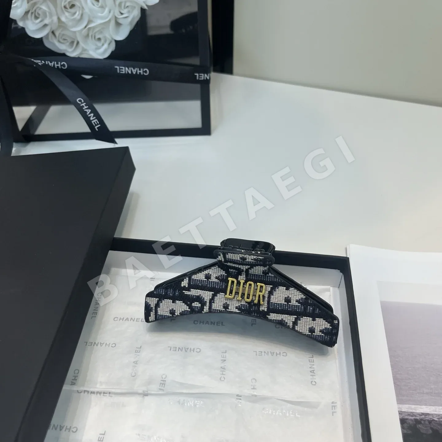 디올 CD 헤어 클립 상세 이미지 3