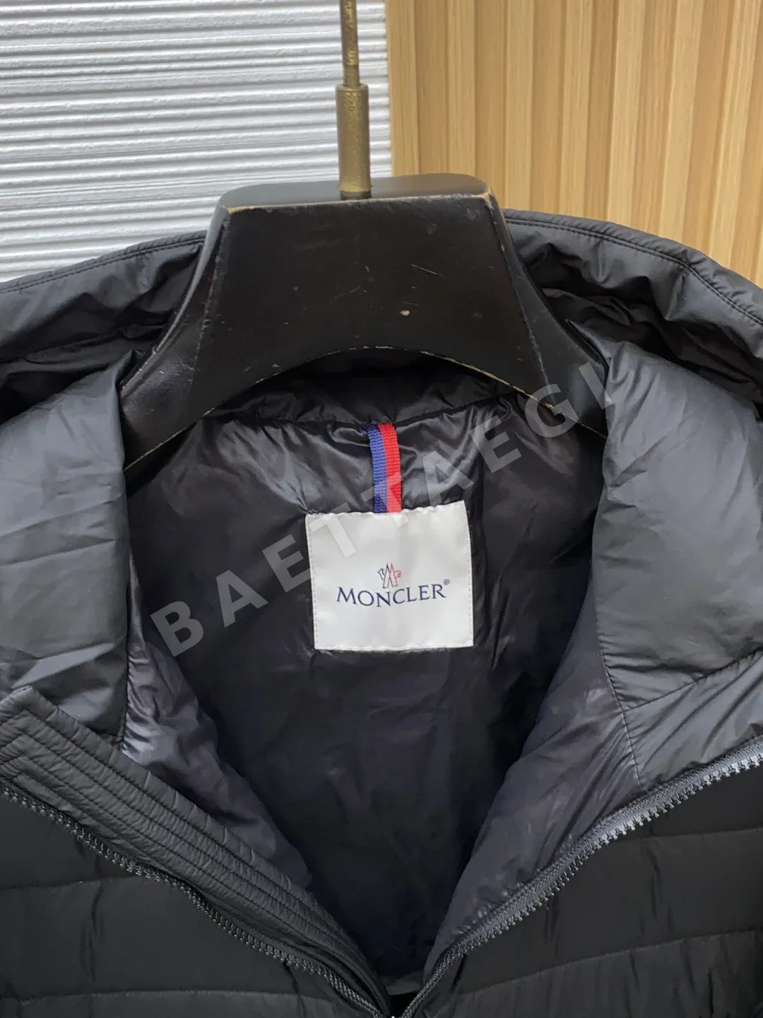 몽클레르 후드 남성 다운 패딩 재킷 상세 이미지 3