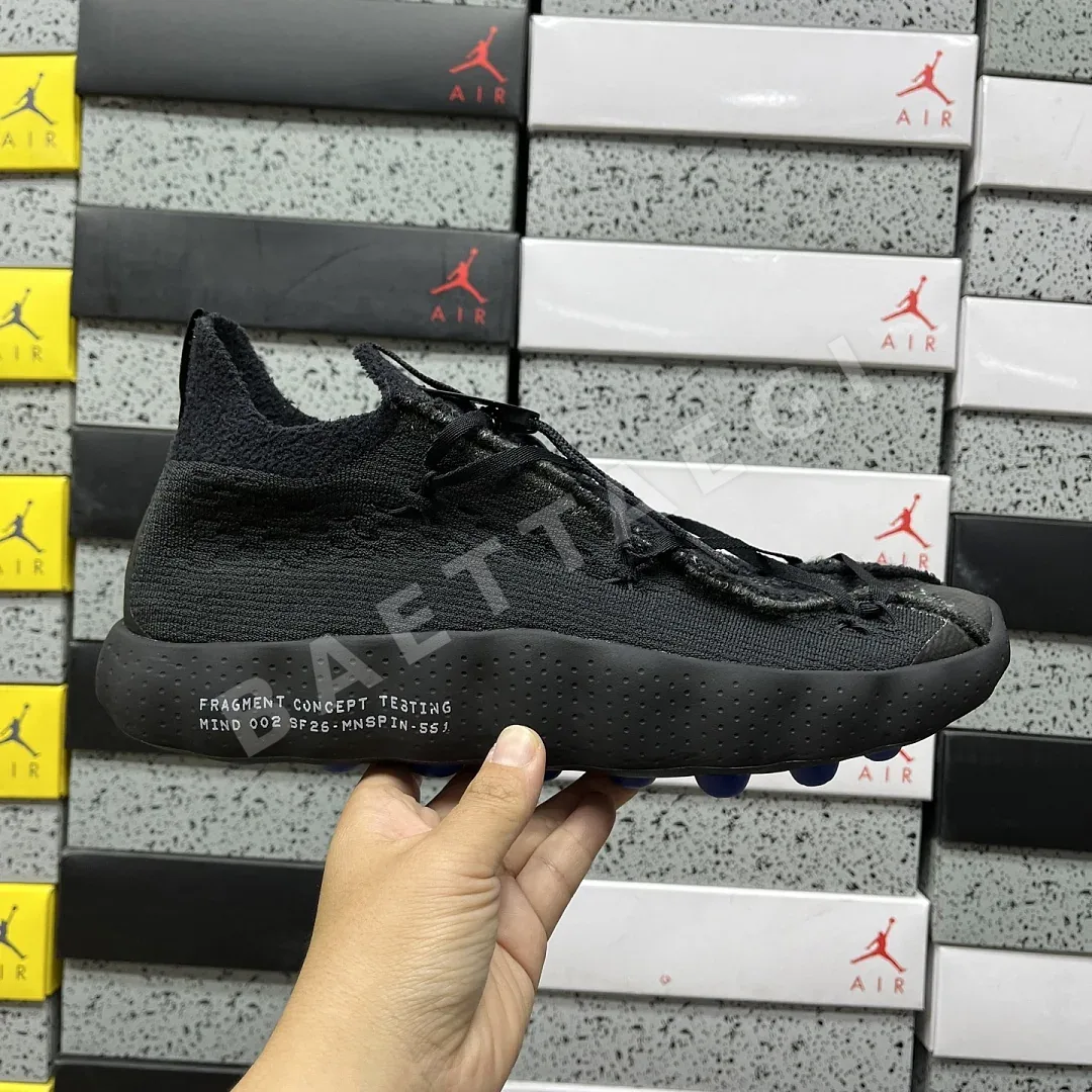 나이키 [WM] 마인드 002 플라이니트 IQ8504-002 201554 Nike Mind 002 Flyknit Fragment Black 상세 이미지 4