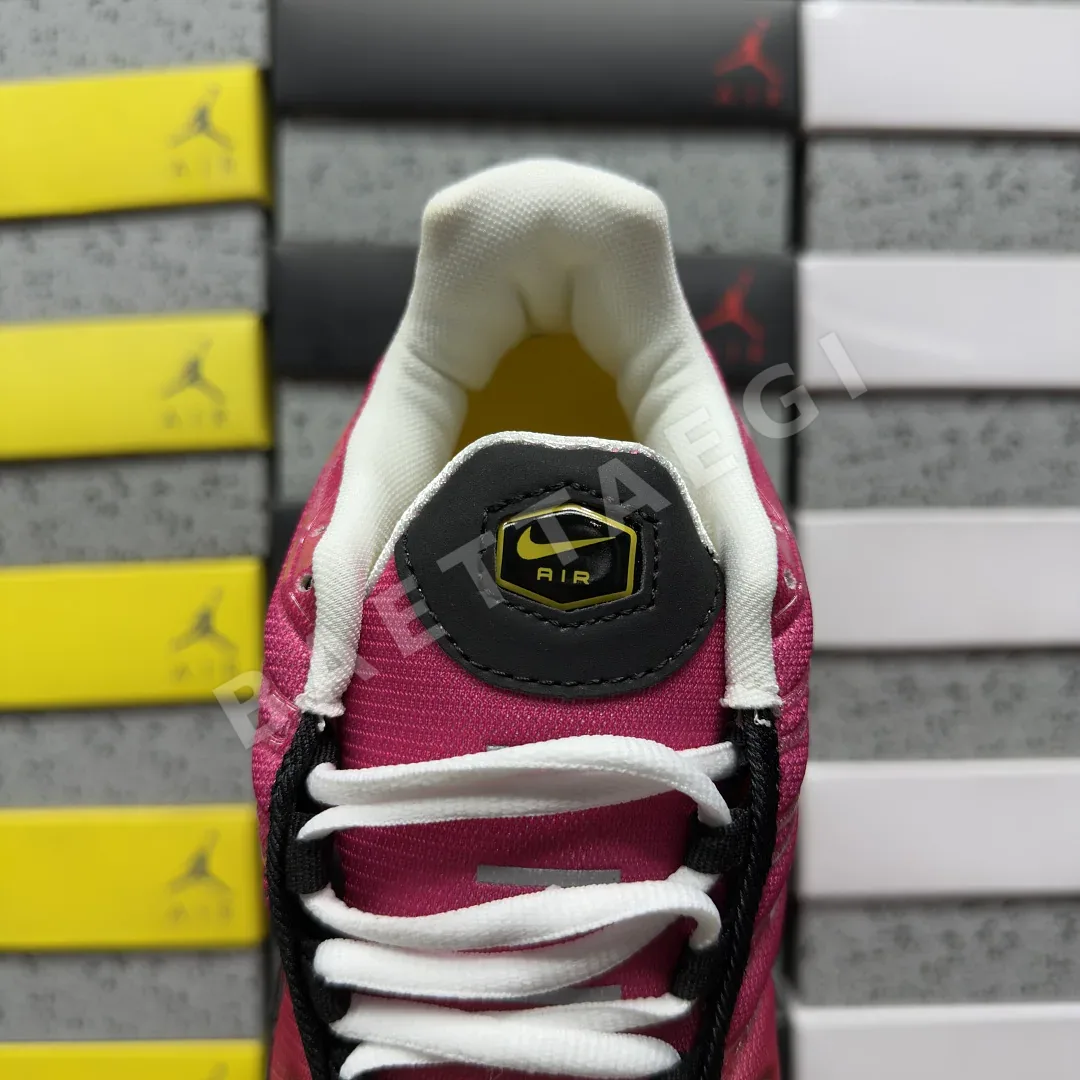 나이키 [BD] 에어 맥스 플러스 DZ3670-116 201851 Nike Air Max Plus 상세 이미지 2